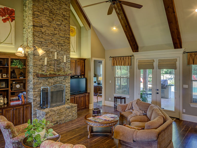 Enlarge Your Small Living Room with Excellent Techniques that Fool the Eyes