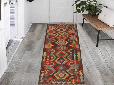 How to Furnish a Room Attractively around a Wooden Bed