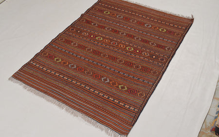 Use Laghari Kilims to Give a Wow Factor to Your Room
