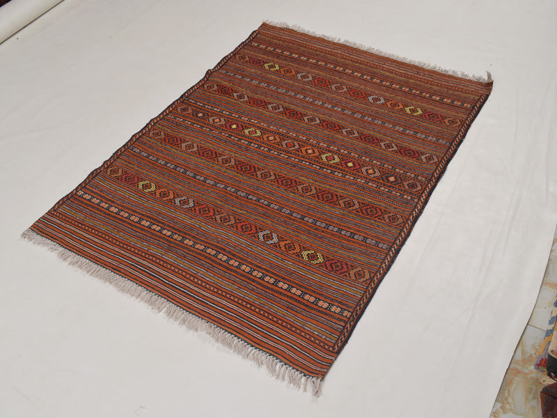 Use Laghari Kilims to Give a Wow Factor to Your Room