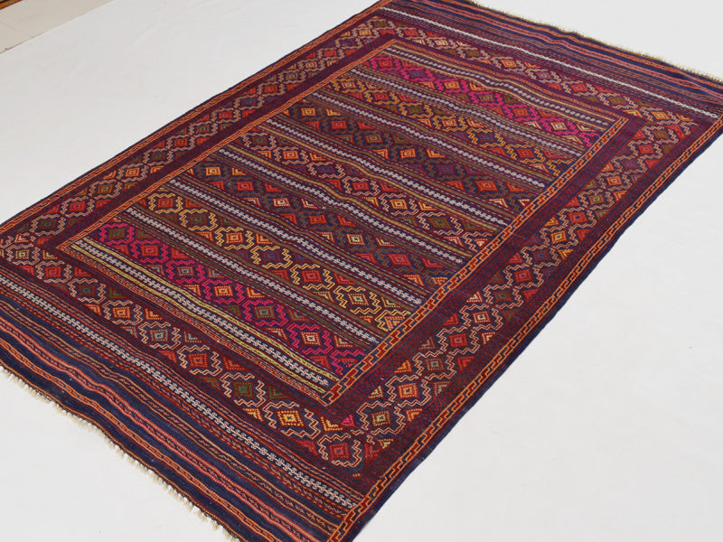 Facts about Laghari Kilims to Use Them in All Types of Home Décor