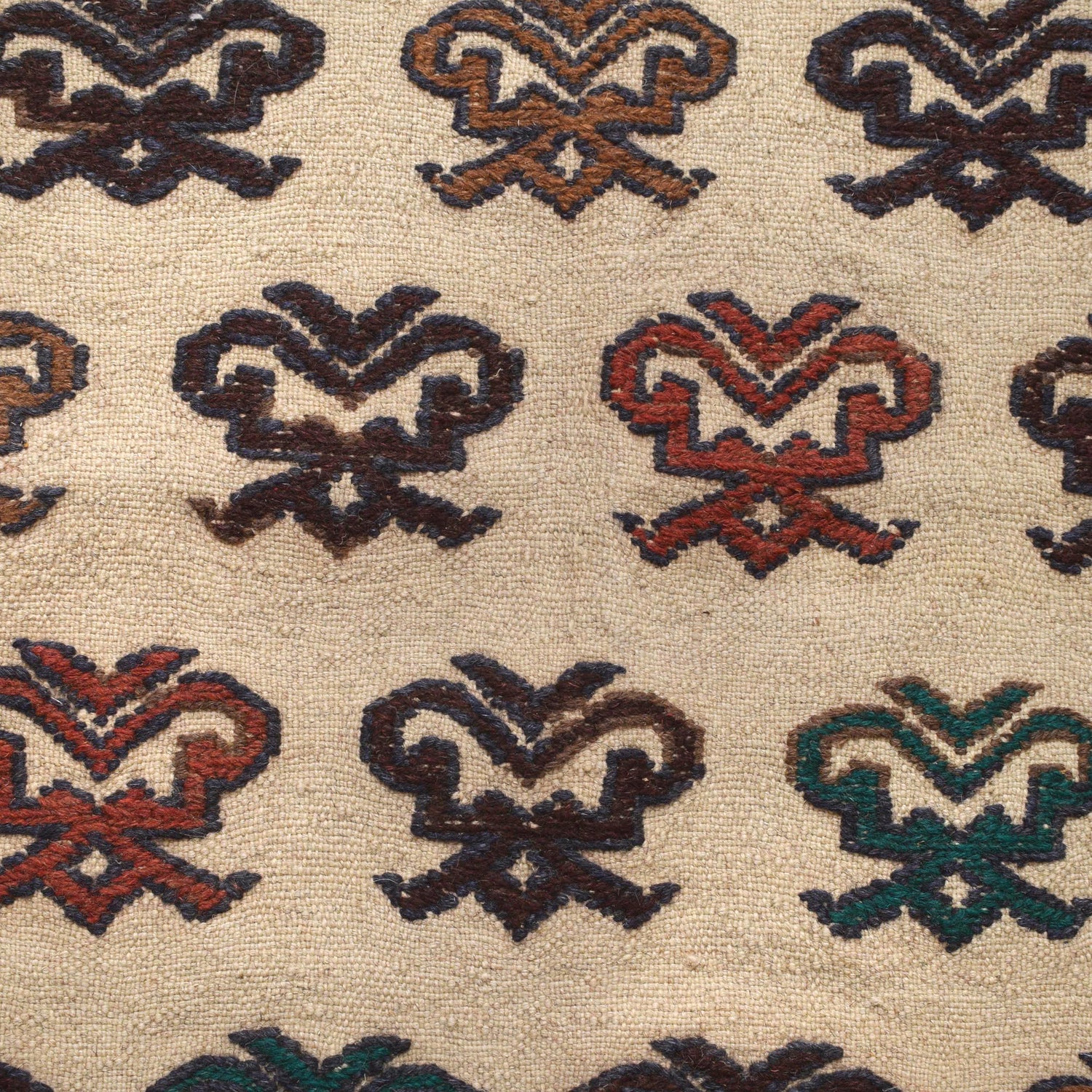 White Flat Weave Kelim 4' 5" x 5' 11" ft / 135 x 180 cm - No. 2356