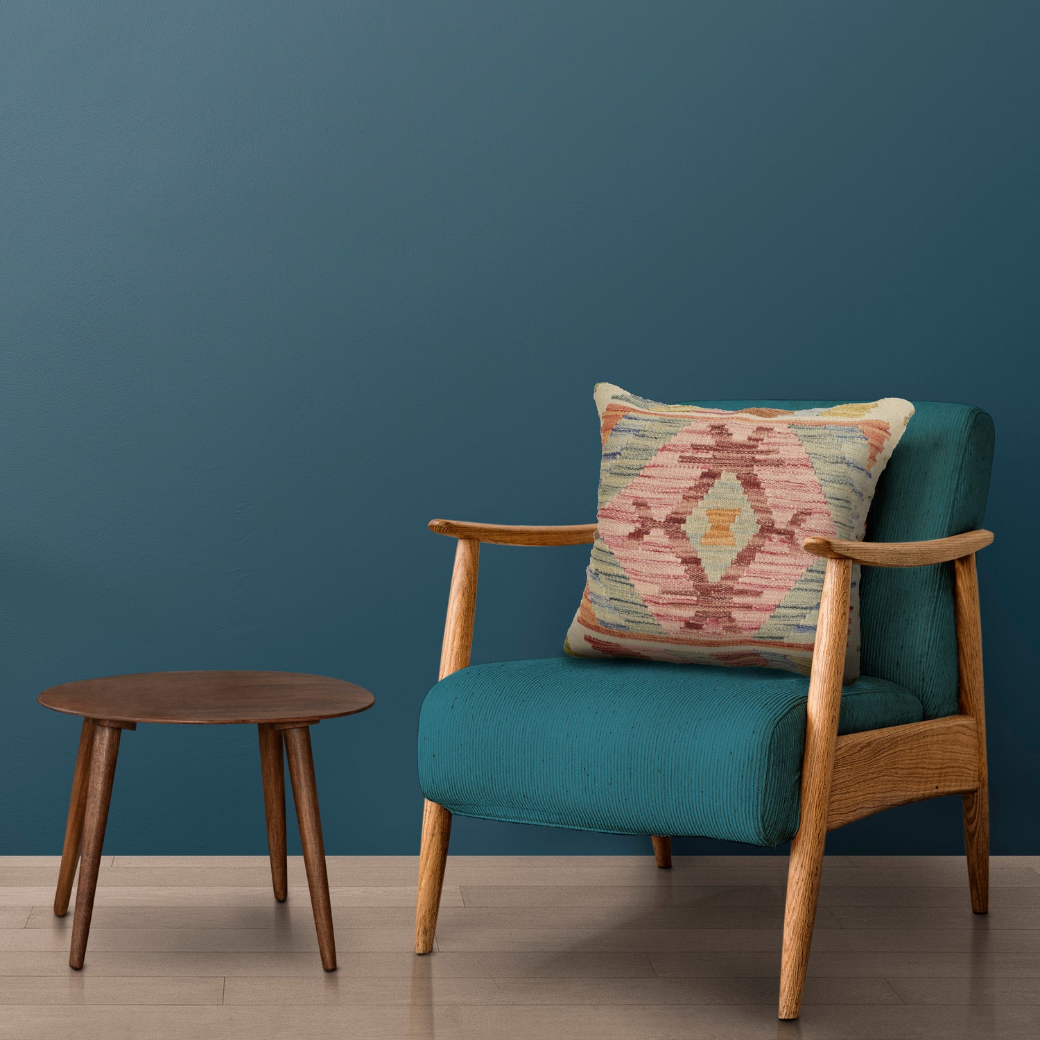 Hand Knotted Kilim Cushion 1' 5" x 1' 6" ft / 44 x 45 cm - No. 25563