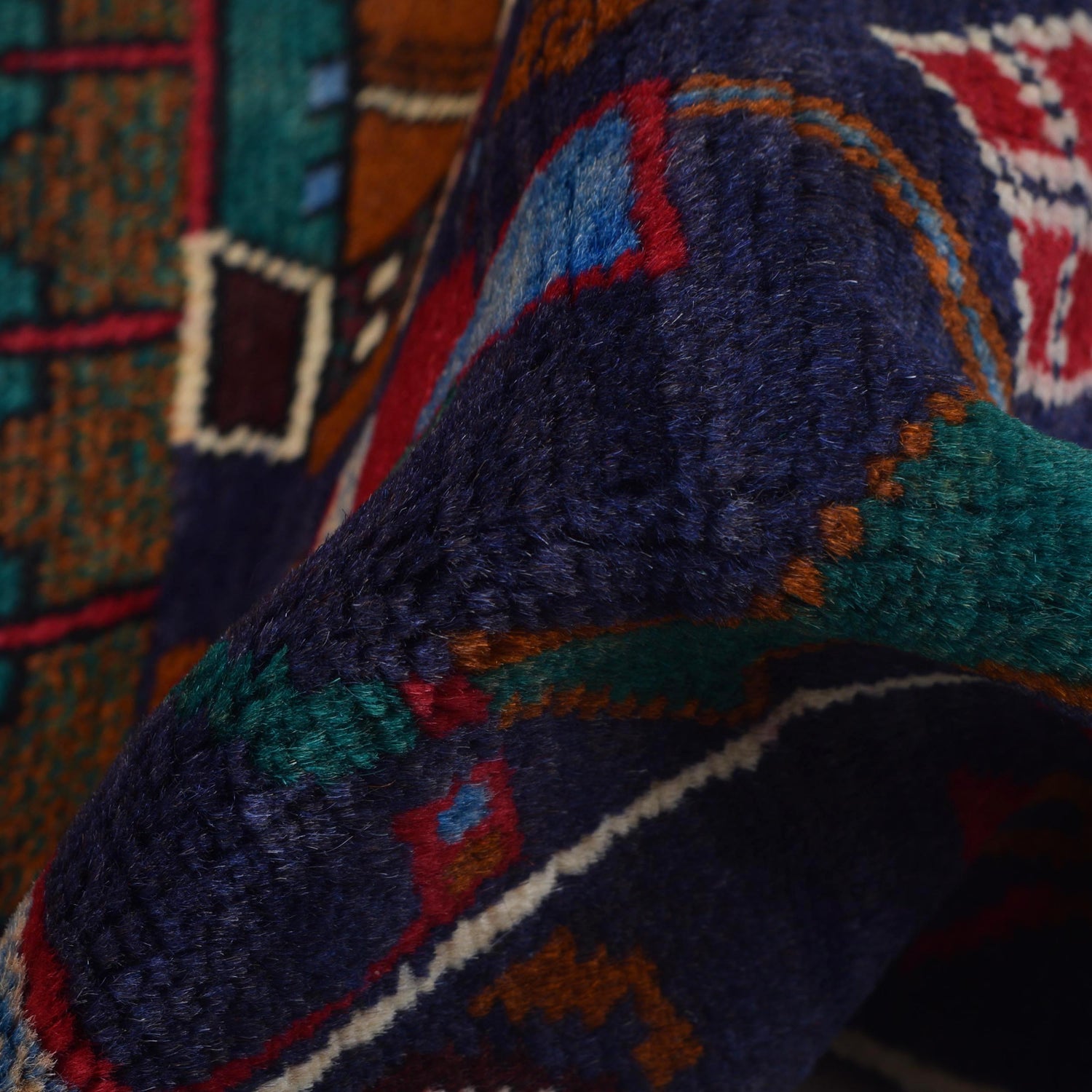 Handmade Pictorial Carpet 2' 9" x 4' 7" ft / 83 x 139 cm - No. 7936