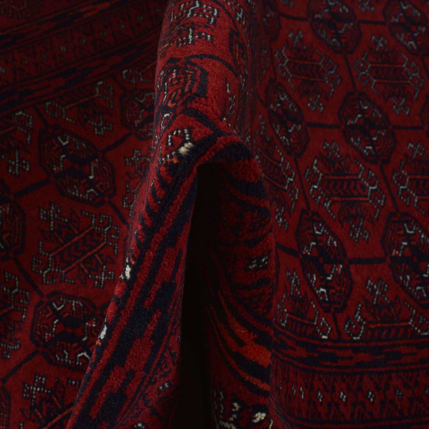 Handmade Bukhara Carpet 3' 11" x 5' 11" ft / 120 x 181 cm - No. 9034