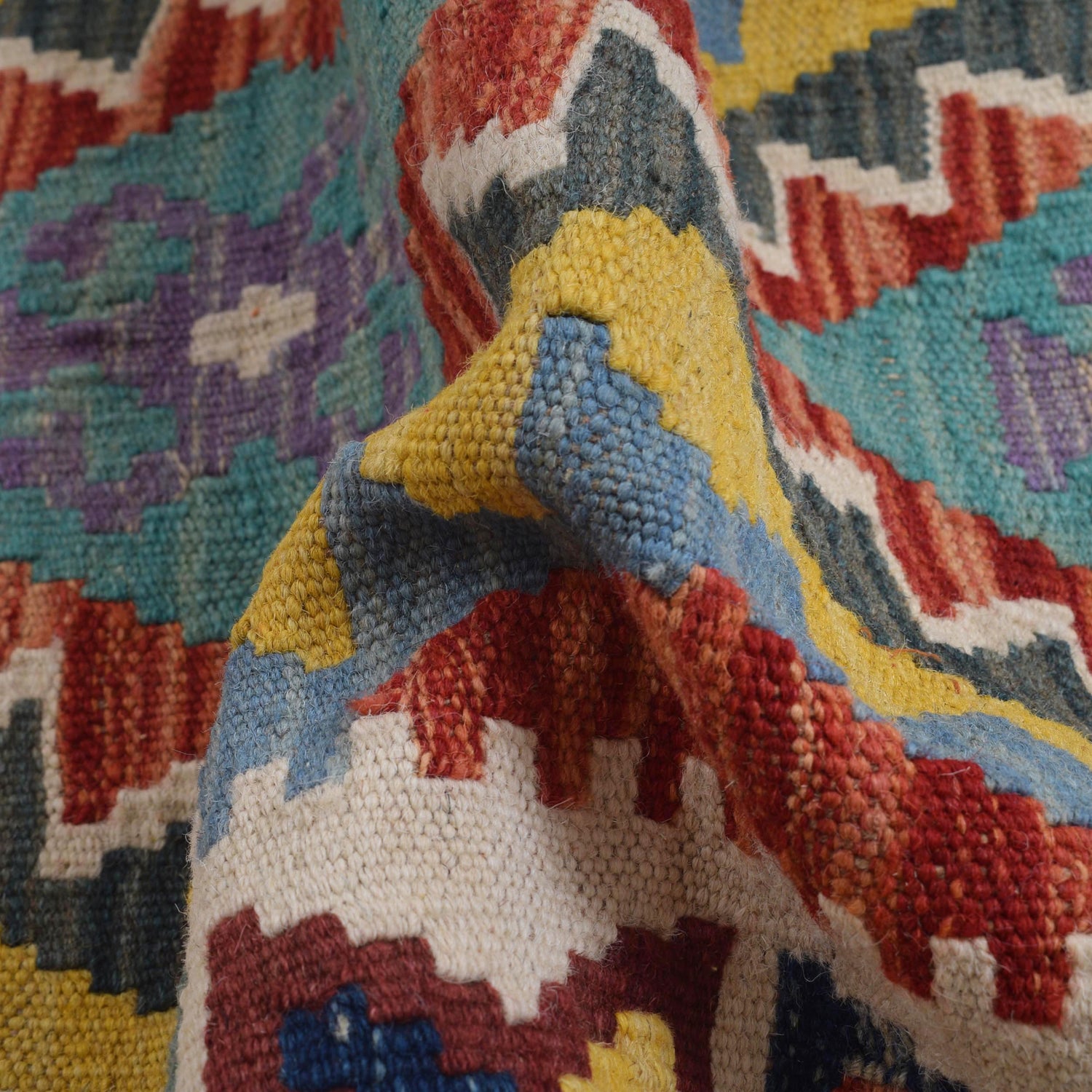 Short Kilim Runner 2' 2"x 5' 11" ft / 66 x 180 cm - No. G31643