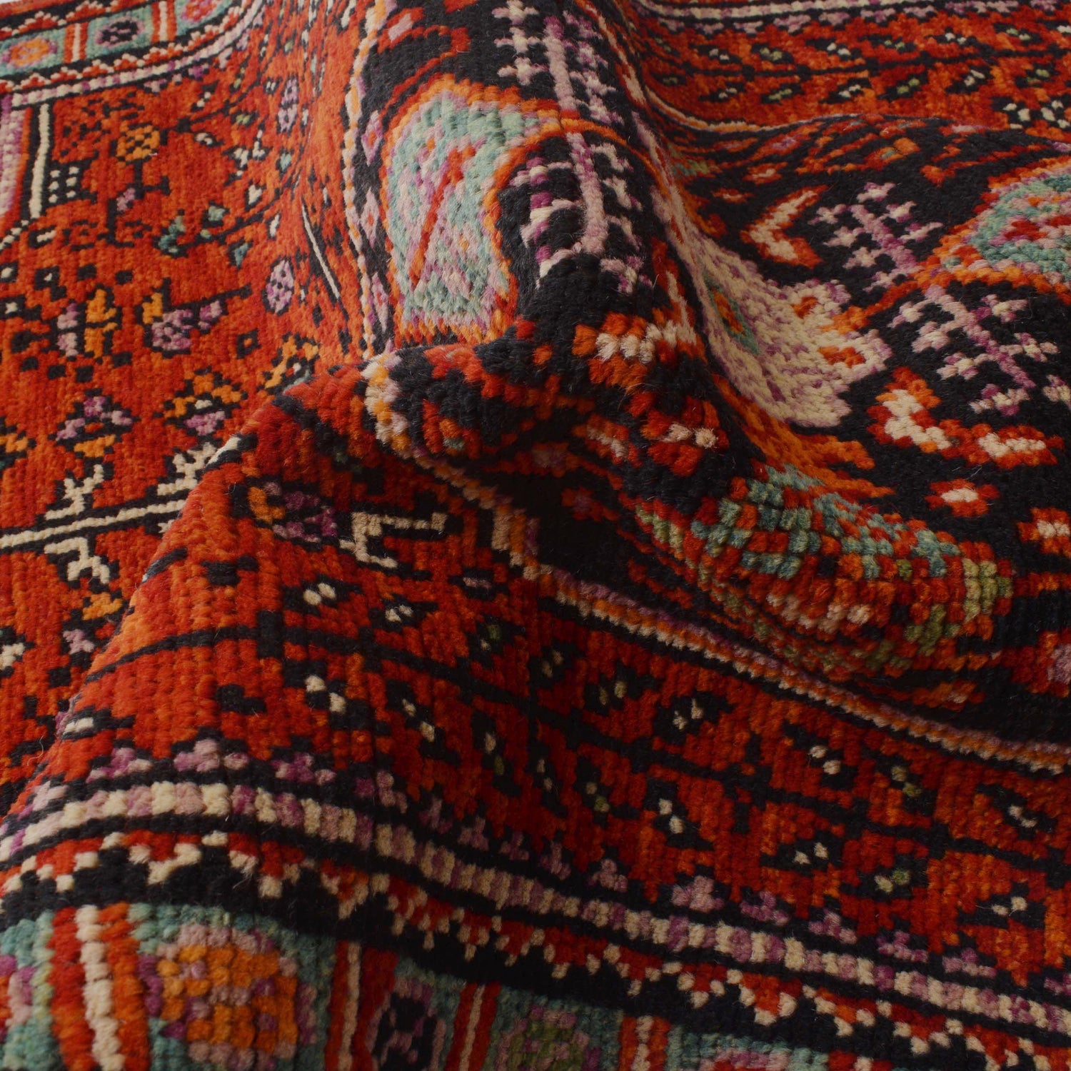 Rich Red Color Shiraz Carpet Runner 2' 7" x 9' 7" ft / 80 x 293 cm - No. G36500