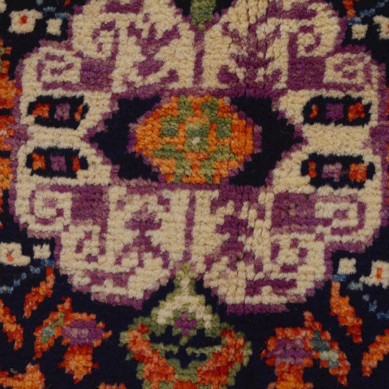 Rich Red Color Shiraz Carpet 3' 11" x 6' 1" ft / 120 x 186 cm - No. G36503