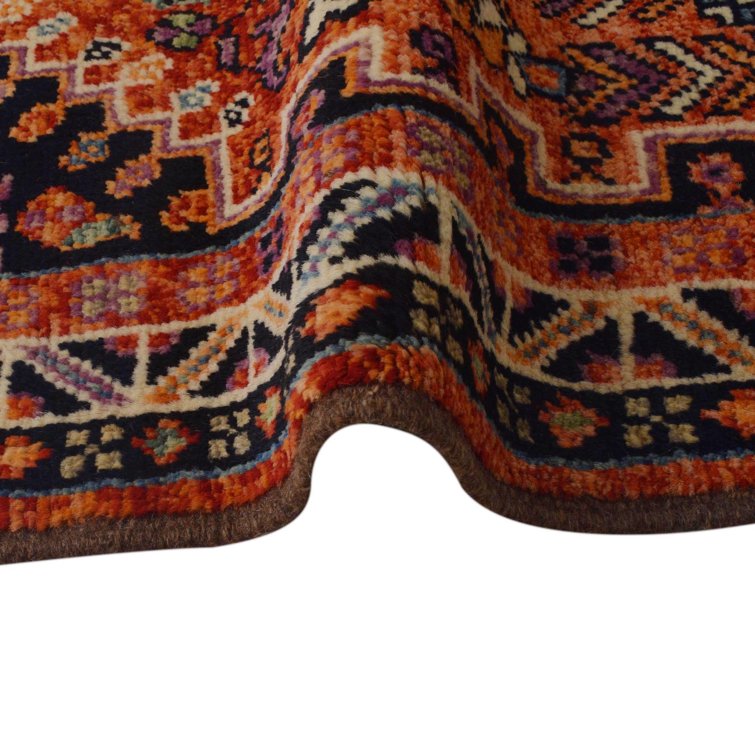 Rich Red Color Shiraz Carpet 3' 11" x 6' 1" ft / 120 x 186 cm - No. G36503