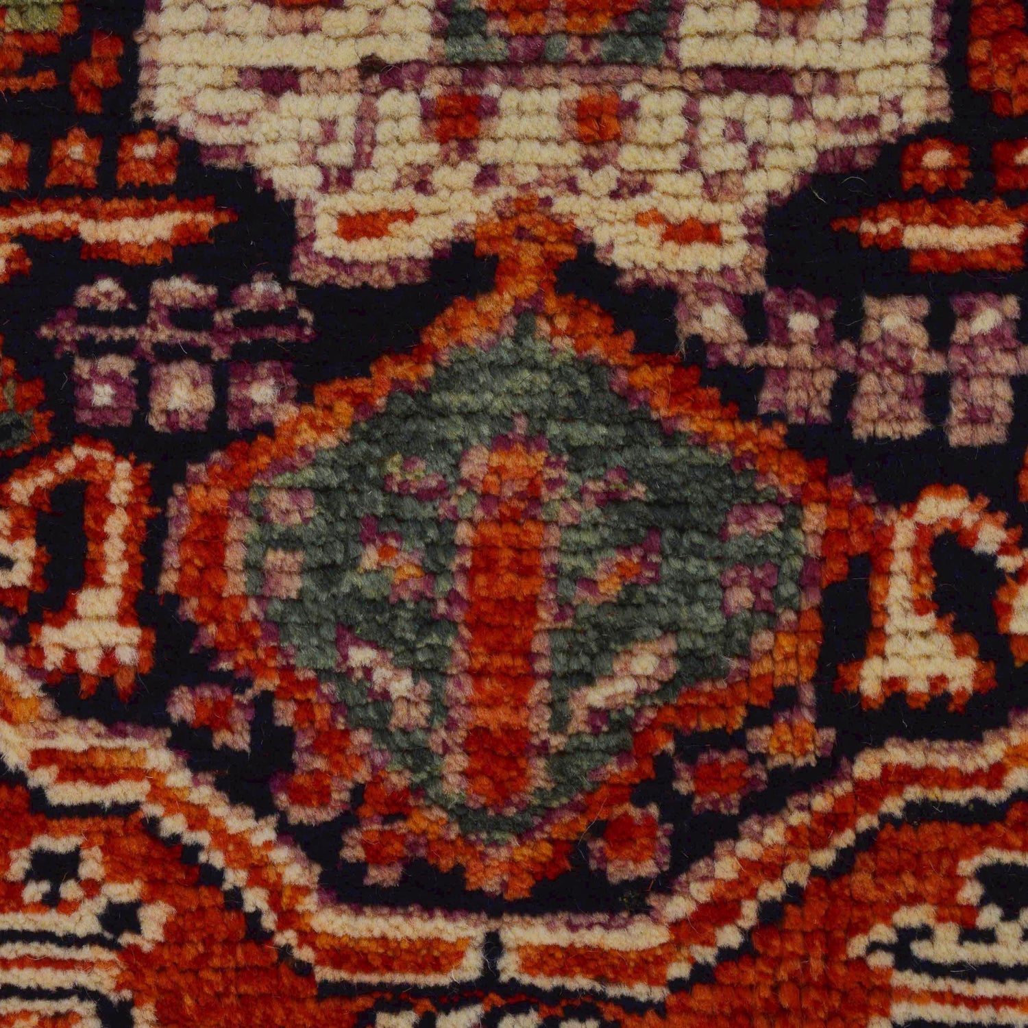 Rich Red Color Shiraz Carpet 3' 11" x 5' 10" ft / 120 x 177 cm - No. G36506