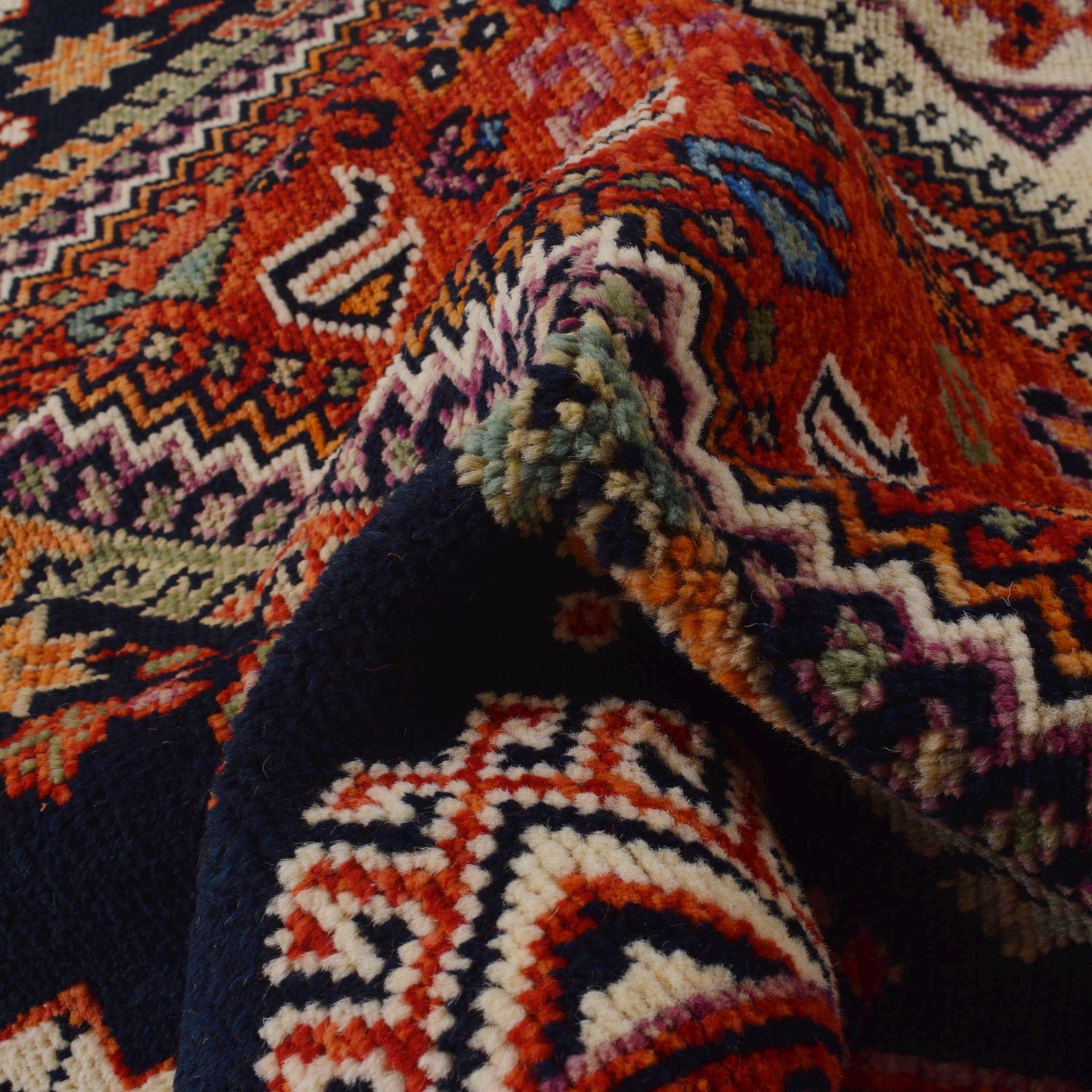 Persian Shirazi Design Carpet 5' 9" x 7' 8" ft / 174 x 233 cm - No. G36530