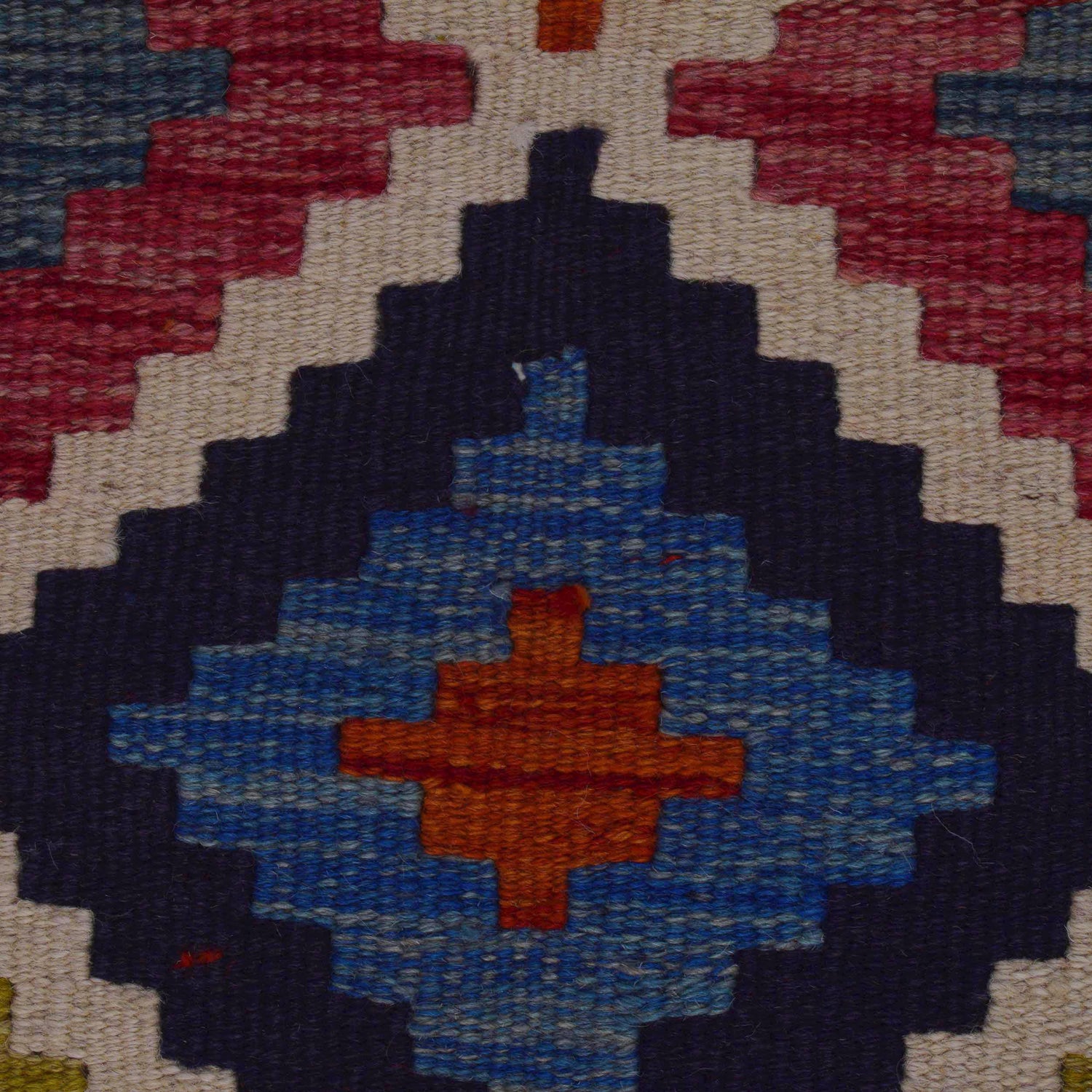 Hand Knotted Flatweave Kilim 3' 5" x 4' 9" ft / 103 x 146 cm - No. P35730