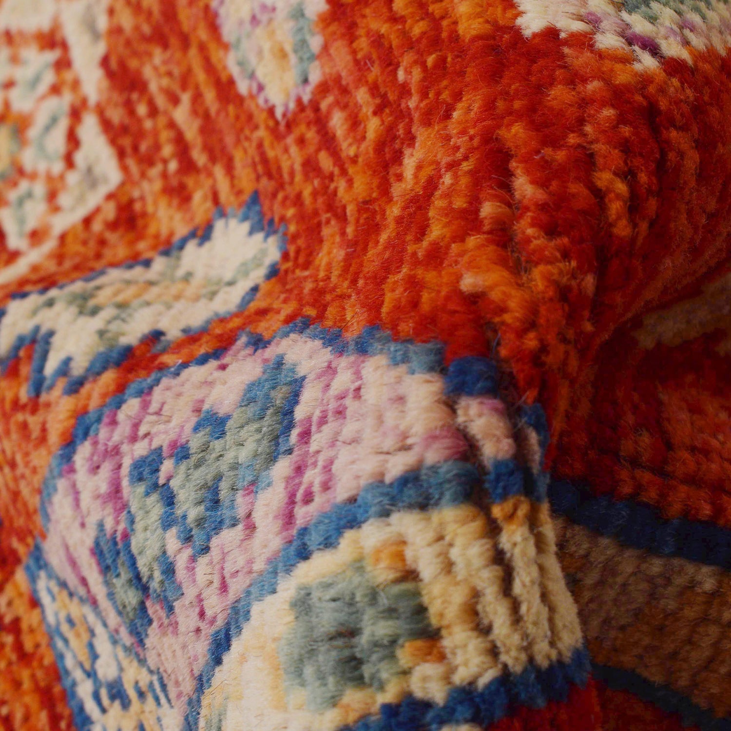 Rich Red Color Shiraz Carpet 4' 2" x 6' 0" ft / 127 x 182 cm - No. P36346