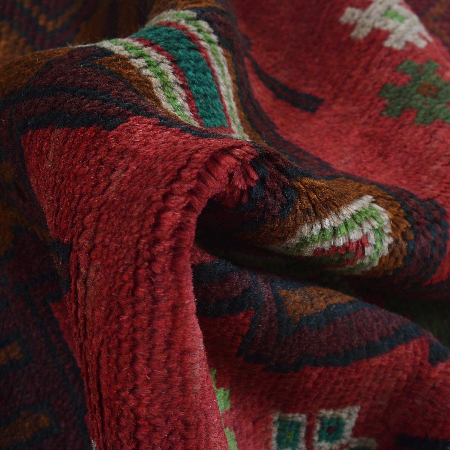 Traditional Handwoven Baluch Runner 2' 2" x 6' 7" ft / 67 x 201 cm - No. R18325