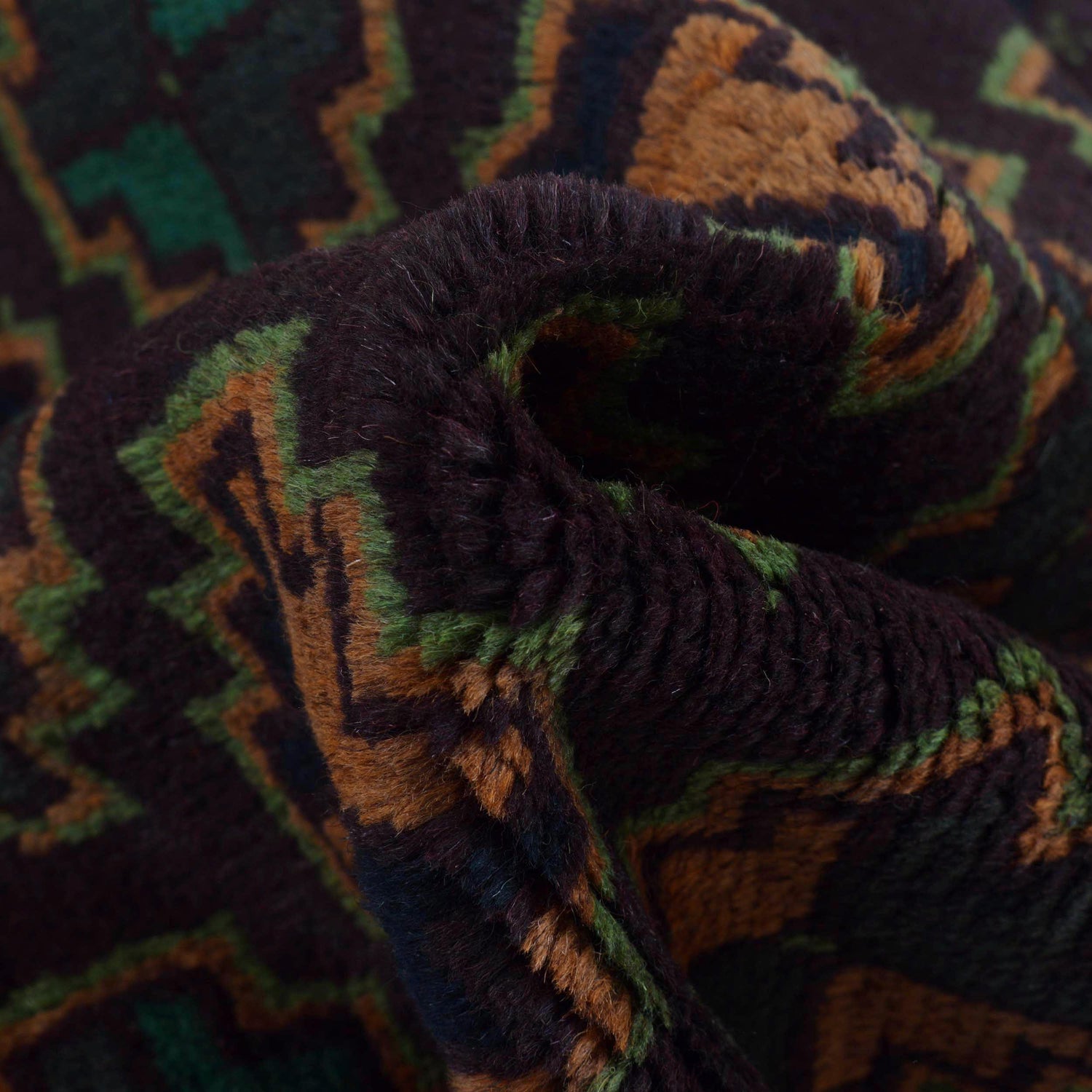 Traditional Handwoven Baluch Runner 2' 4" x 6' 8" ft / 70 x 202 cm - No. R18335