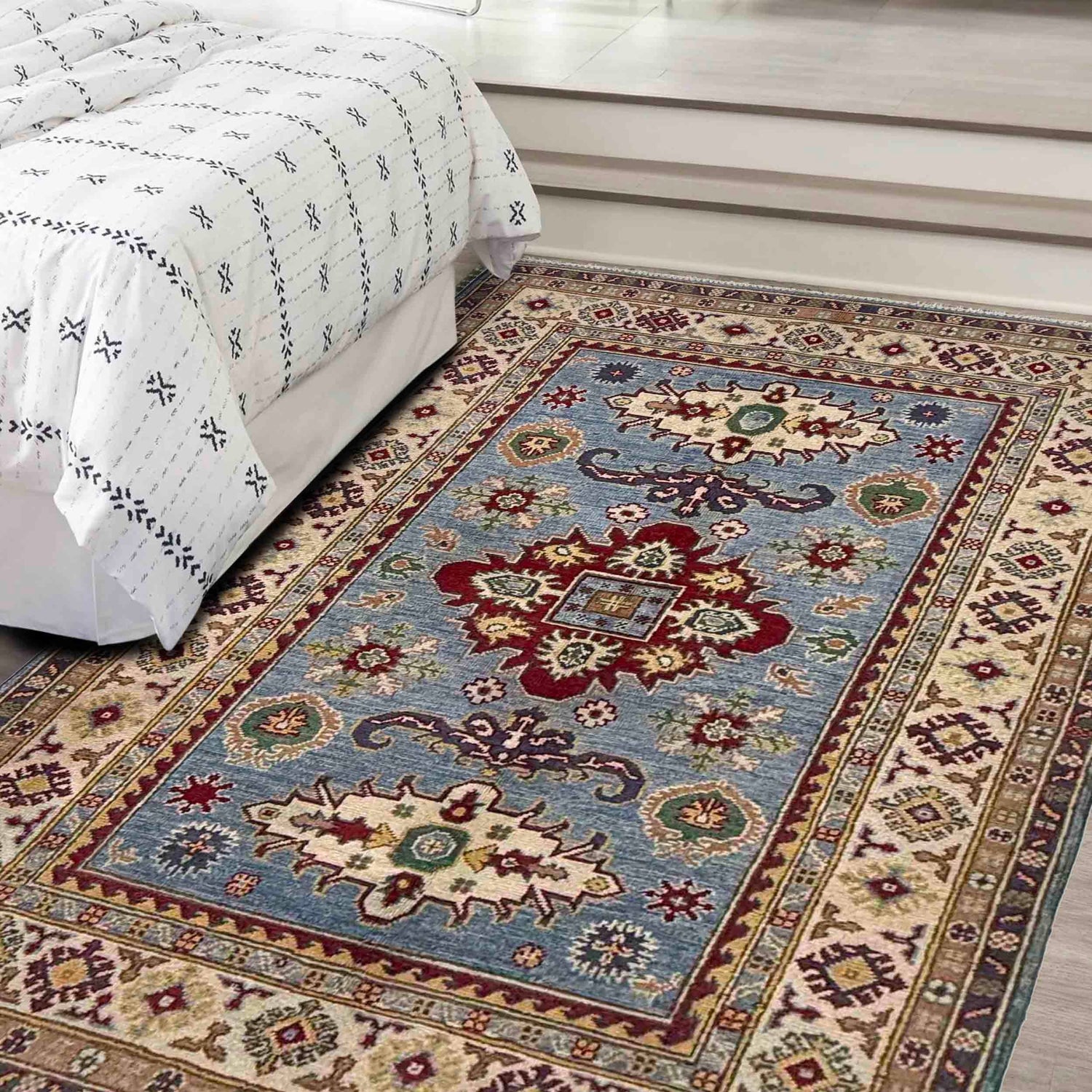 Hand knotted Kazak Carpet 4' 0" x 5' 11" ft / 121 x 180 cm - No. R37367