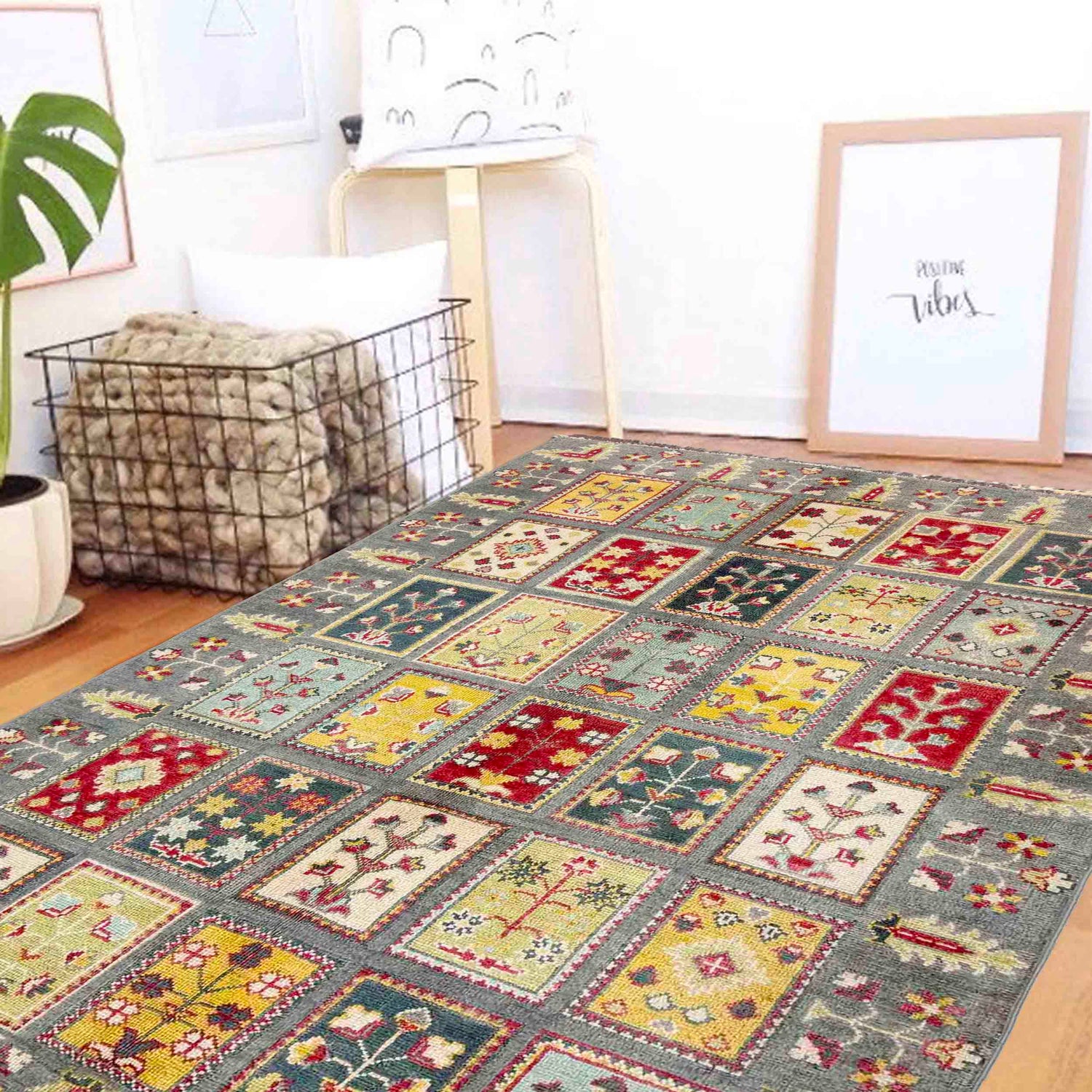Oriental Bakhtiar Area Rug 3' 11" x 6' 0" ft / 120 x 182 cm - No. R37619