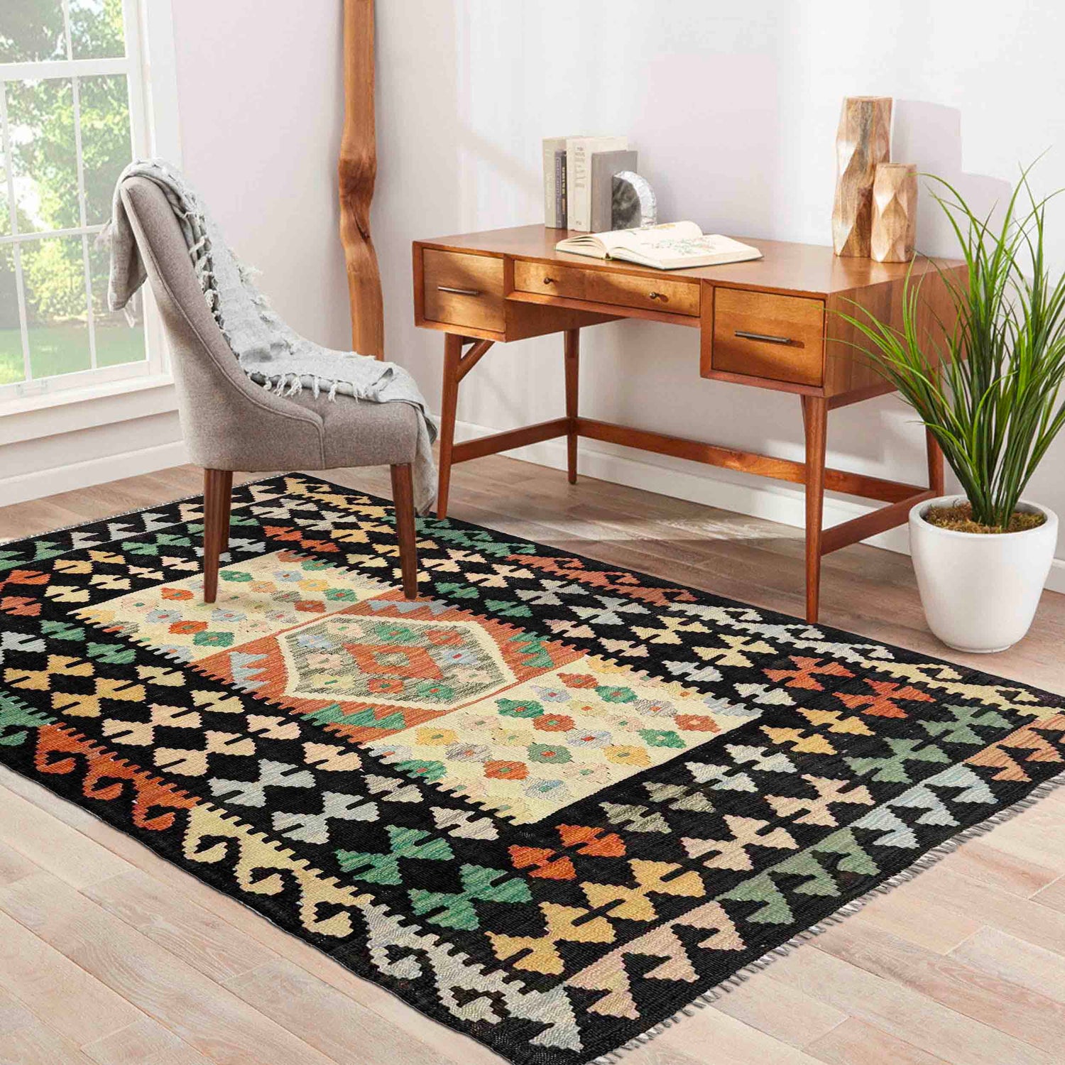 Handmade Vegetable Kilim 3' 6" x 4' 10" ft / 107 x 148 cm - No. R37907