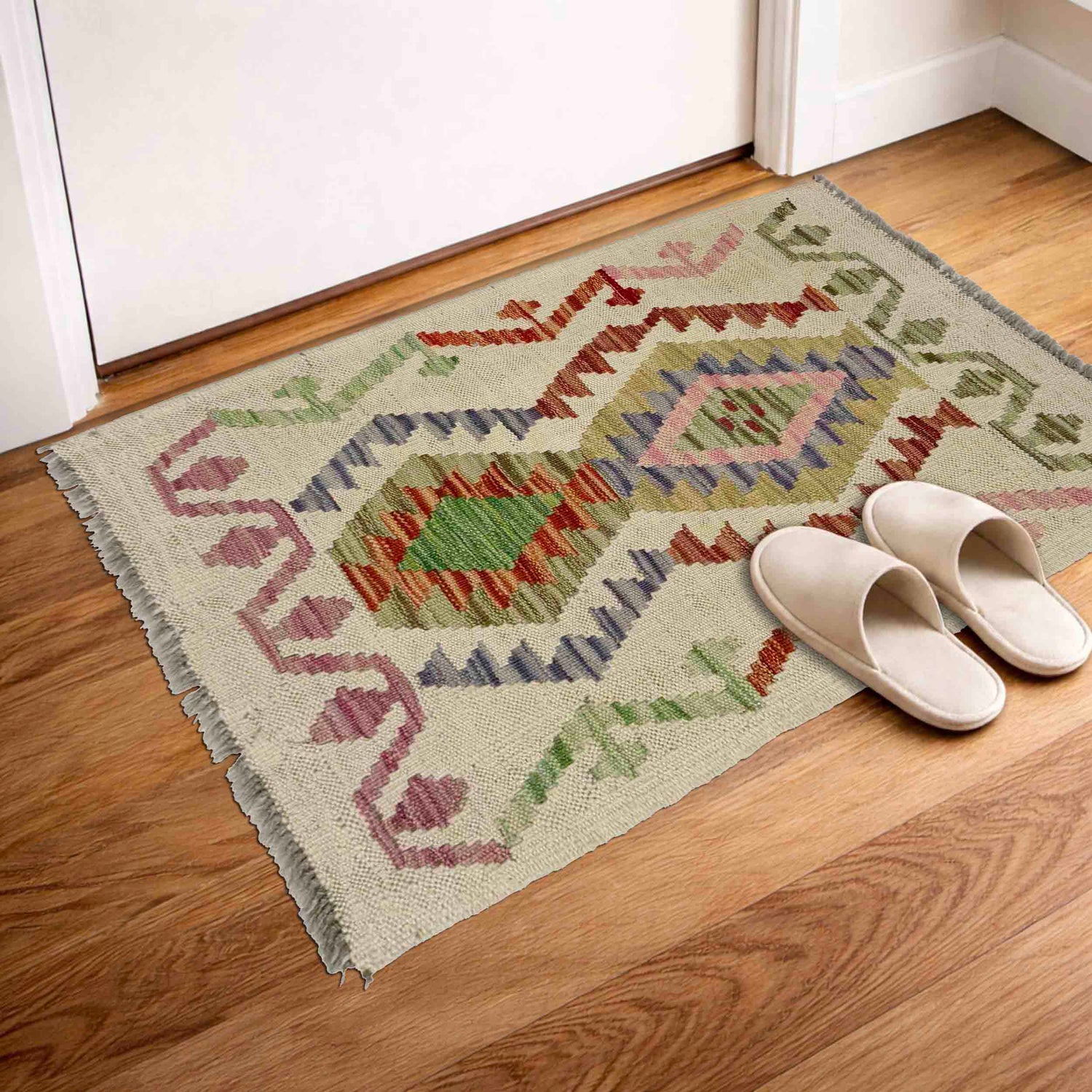 Hand Knotted Flatweave Kilim 2' 0" x 2' 8" ft / 61 x 82 cm - No. R38770