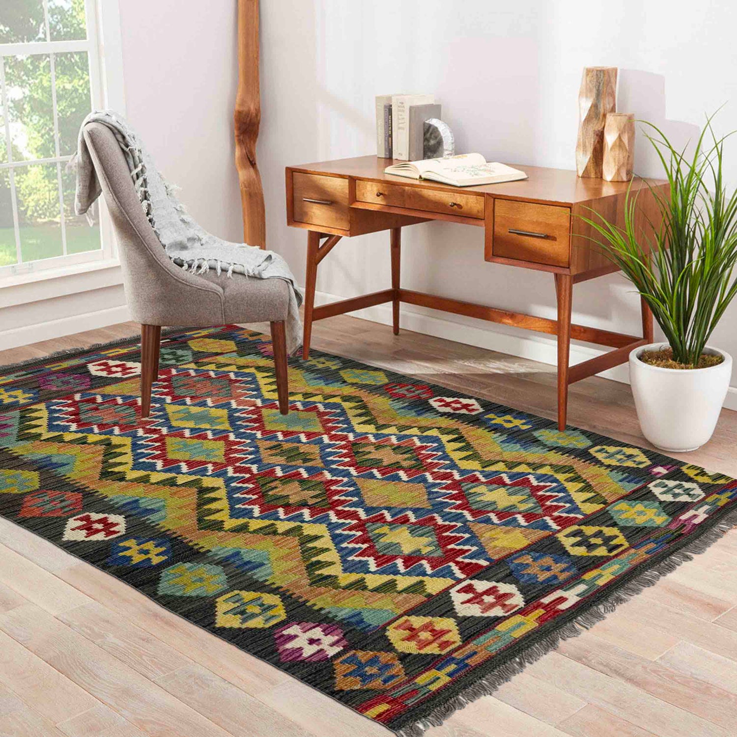 Hand Knotted Flatweave Kilim 3' 5" x 5' 3" ft / 103 x 161 cm - No. Y39163