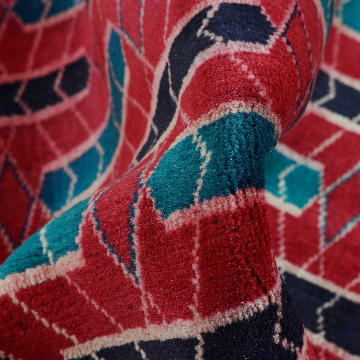 Muslim Prayer Rug 2' 6" x 3' 10" ft / 75 x 117 cm - No. B15816