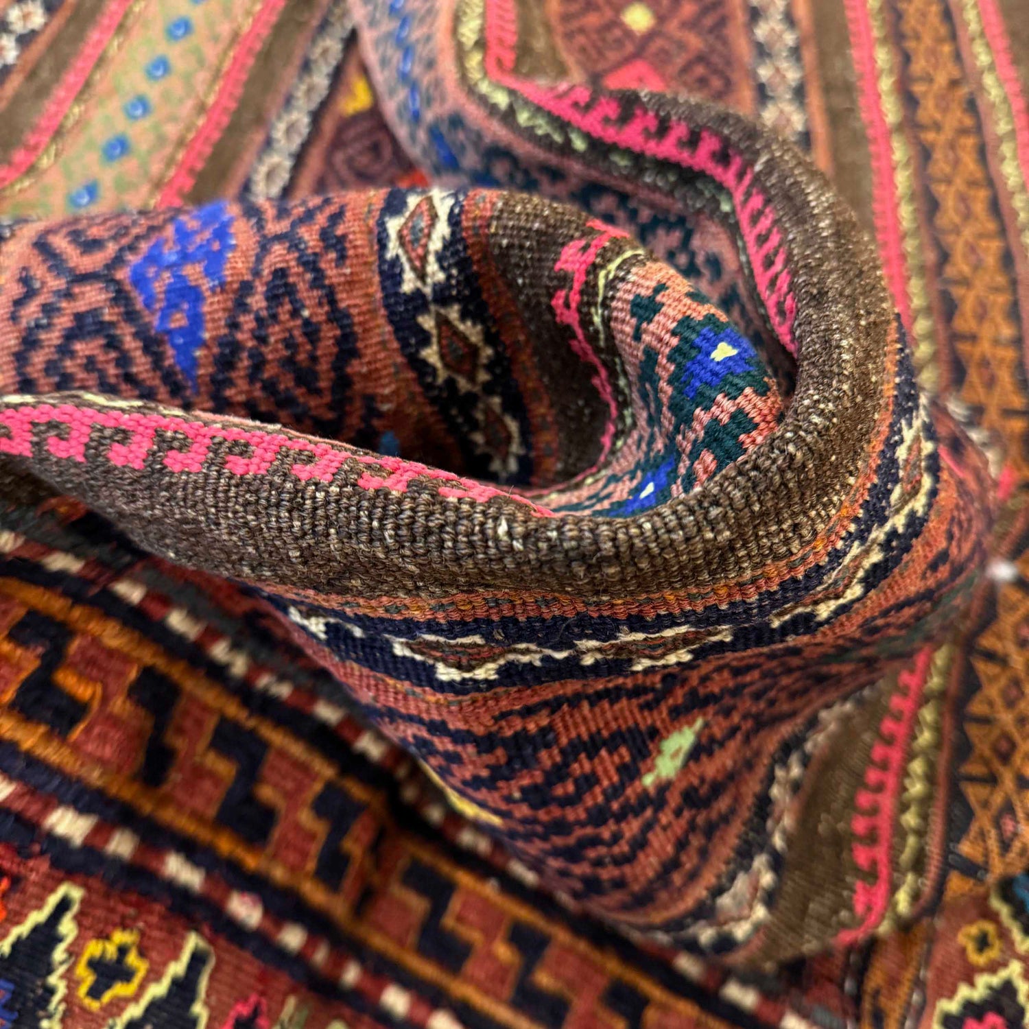 Traditional Flat Weave Kilim 4' 0" x 6' 5" ft / 122 x 196 cm - No. B20386