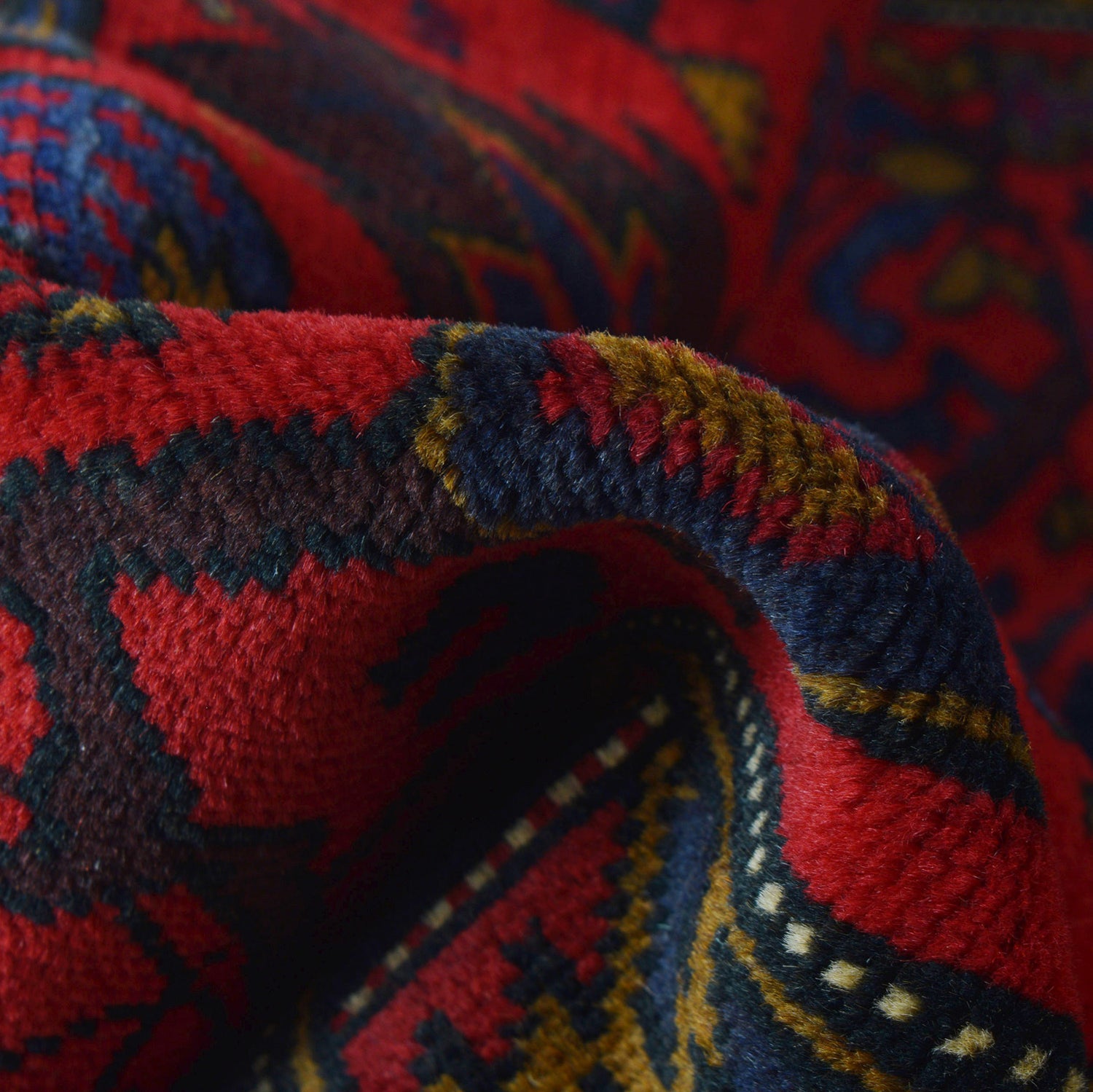 Tribal Baloch Rug 3' 9" x 5' 6" ft / 114 x 167 cm - No. B26479