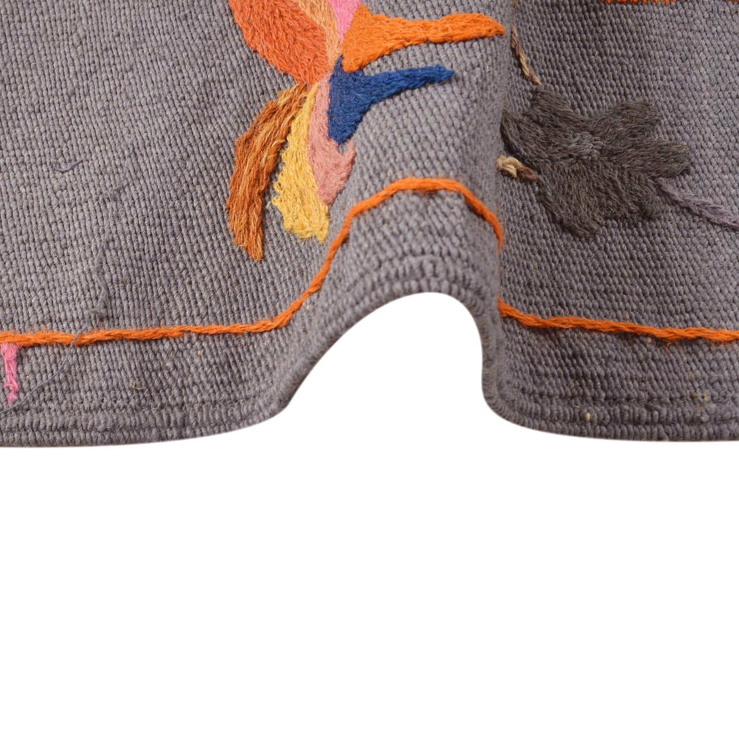 Gray Color Embroidery Flat Weave Kilim 3' 11" x 6' 5" ft / 120 x 196 cm - No. B32082