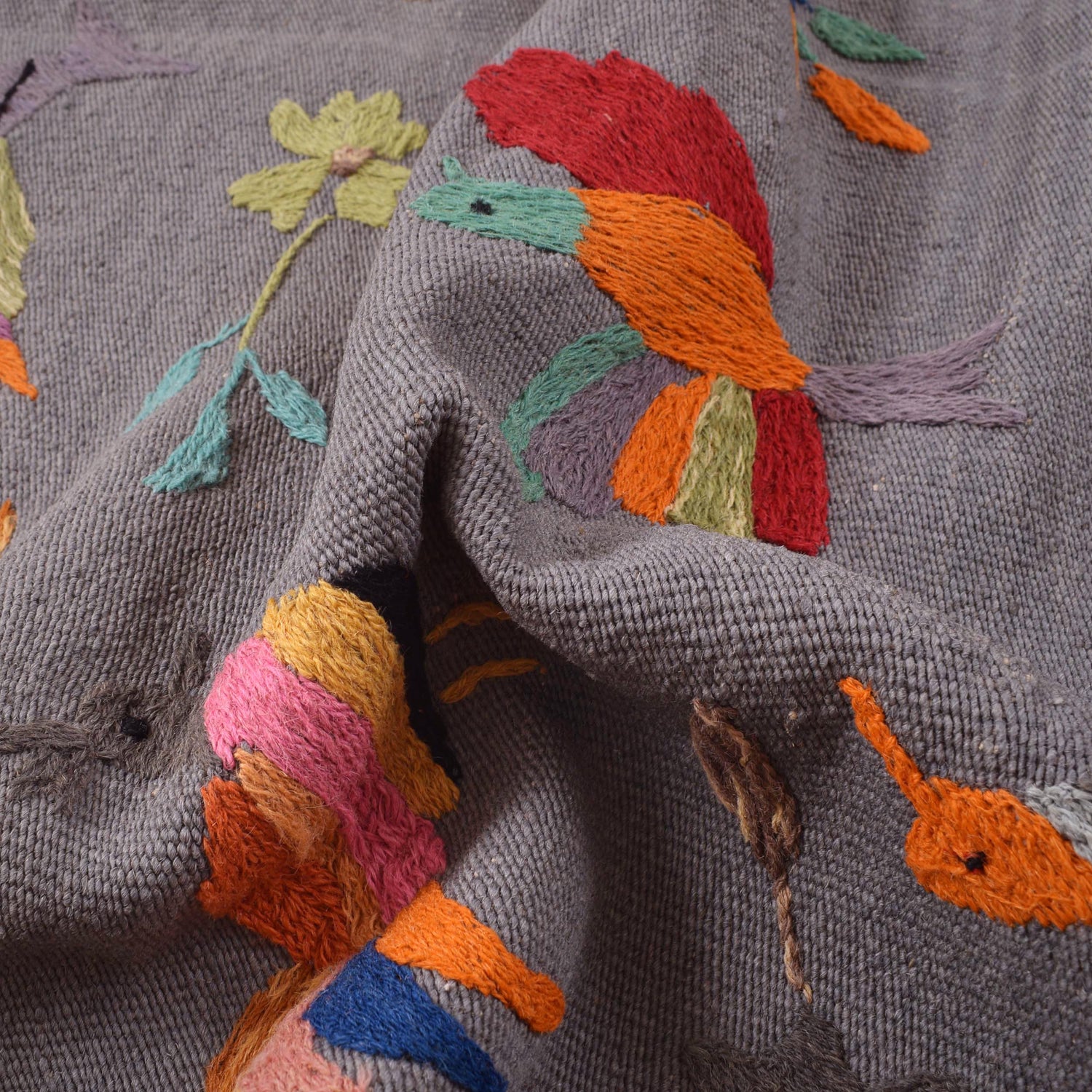 Gray Color Embroidery Flat Weave Kilim 3' 11" x 6' 5" ft / 120 x 196 cm - No. B32082