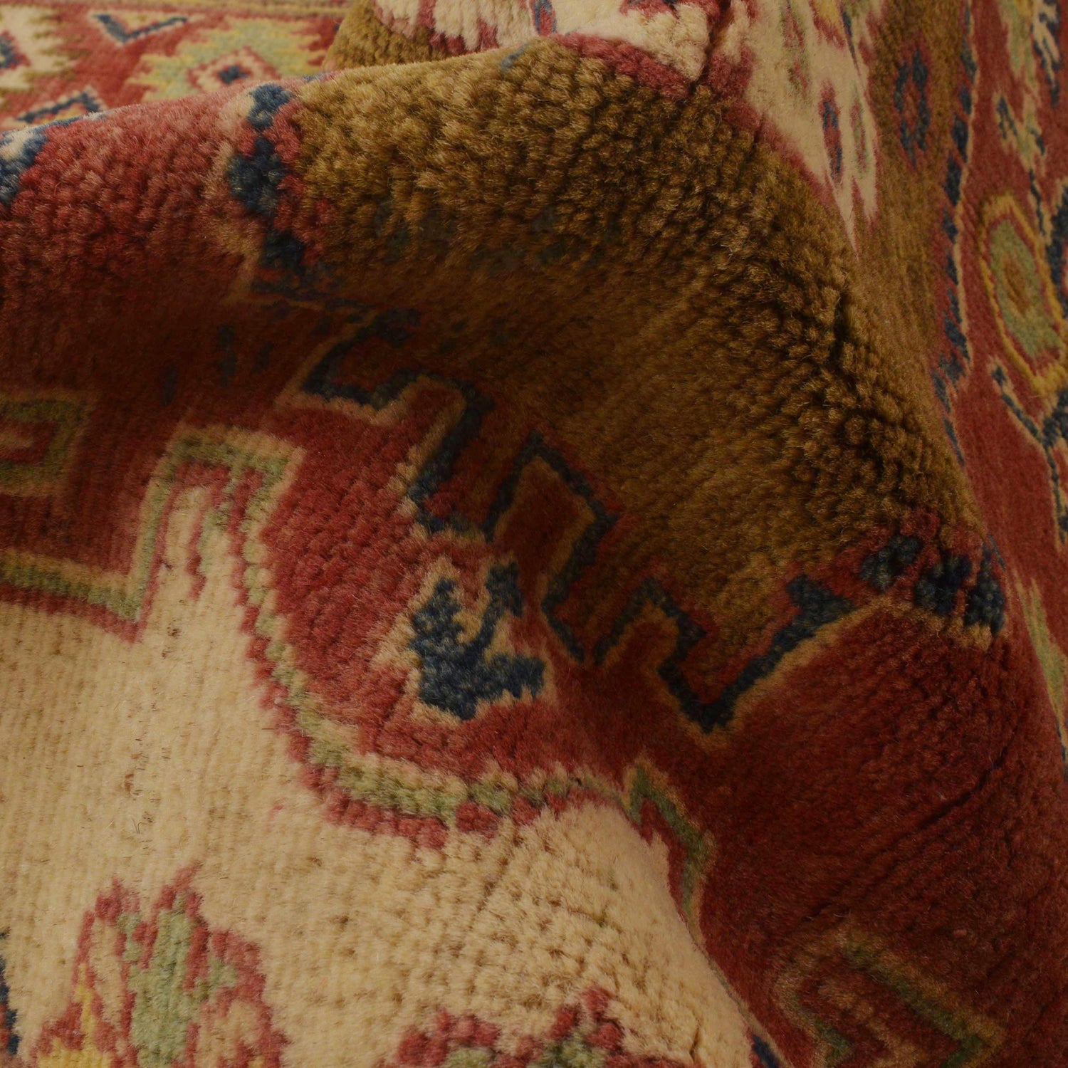 Hand Knotted Persian Heriz Area Rug 3' 5" x 5' 0" ft / 104 x 152 cm - No. B34683