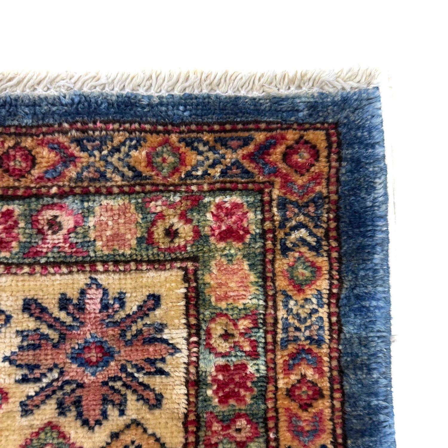 High-Quality Kazak Area Rug 4' 0" x 5' 11" ft / 123 x 181 cm - No. B39604