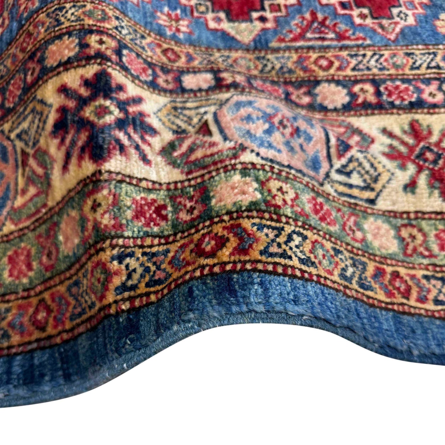 High-Quality Kazak Area Rug 4' 0" x 5' 11" ft / 123 x 181 cm - No. B39604