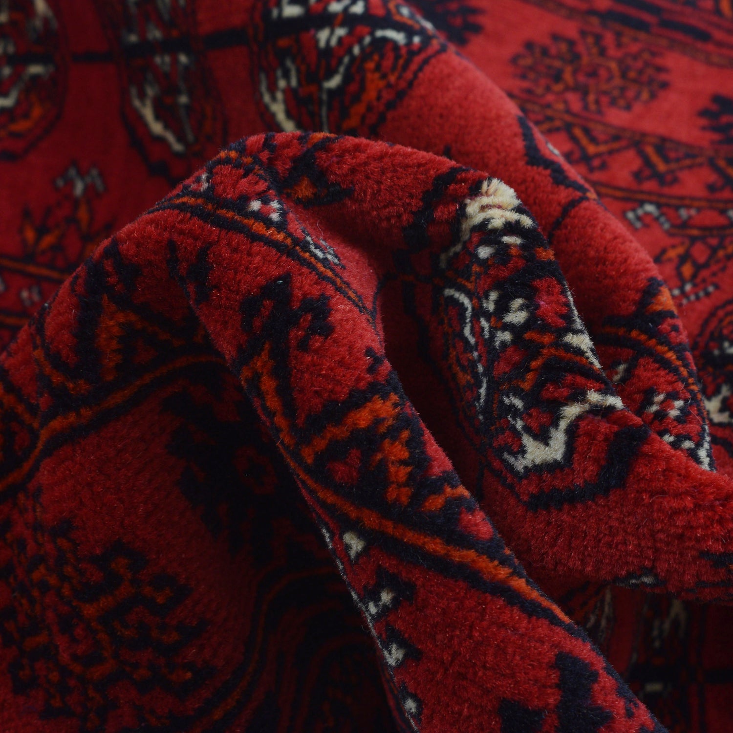 Oriental Bukhara Area Runner Rug 2' 7" x 6' 3" ft / 79 x 191 cm - No. G22933