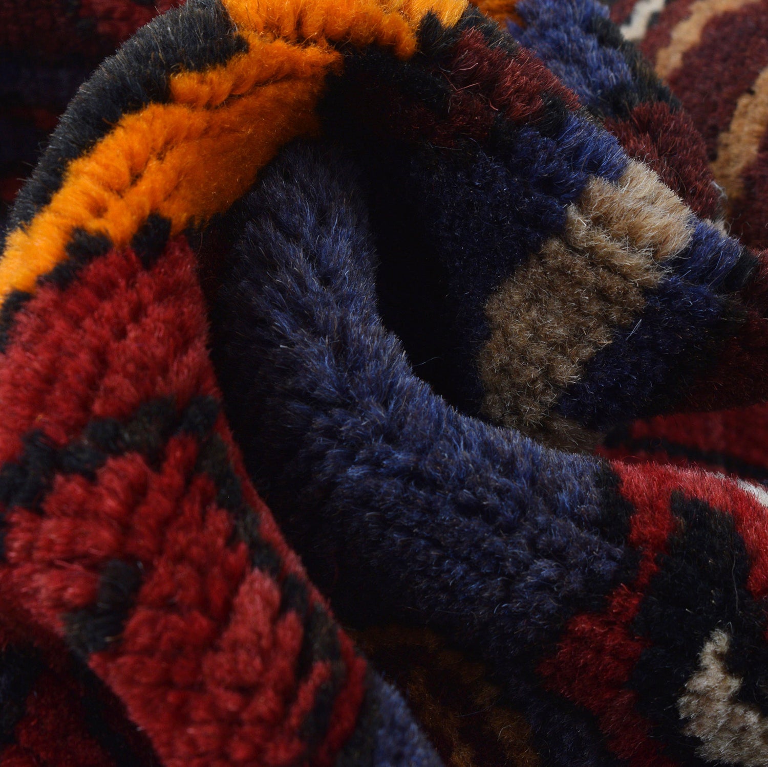 Hand Knotted Birds Pictorial Area Rug 2' 8" x 4' 9" ft / 81 x 144 cm - No. G23706