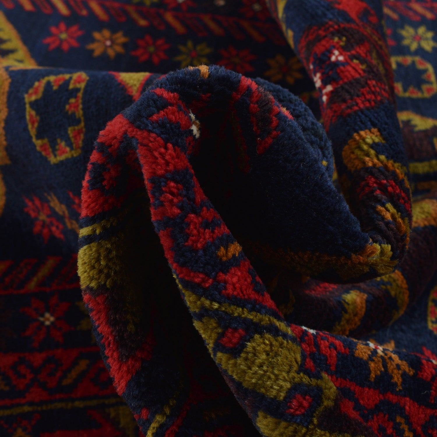 Handmade Baluchi Rug 4' 0" x 6' 9" ft / 122 x 207 cm - No. G24841