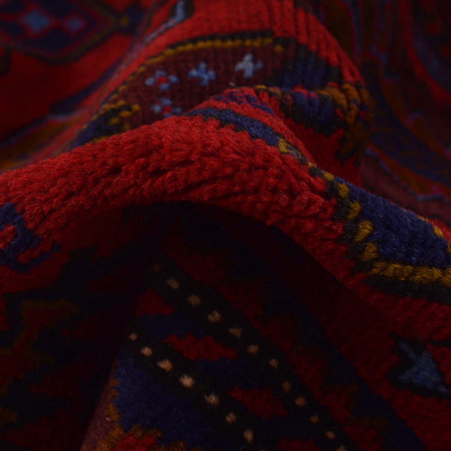 Traditional Baloch Rug 3' 10" x 5' 9" ft / 118 x 175 cm - No. G25888