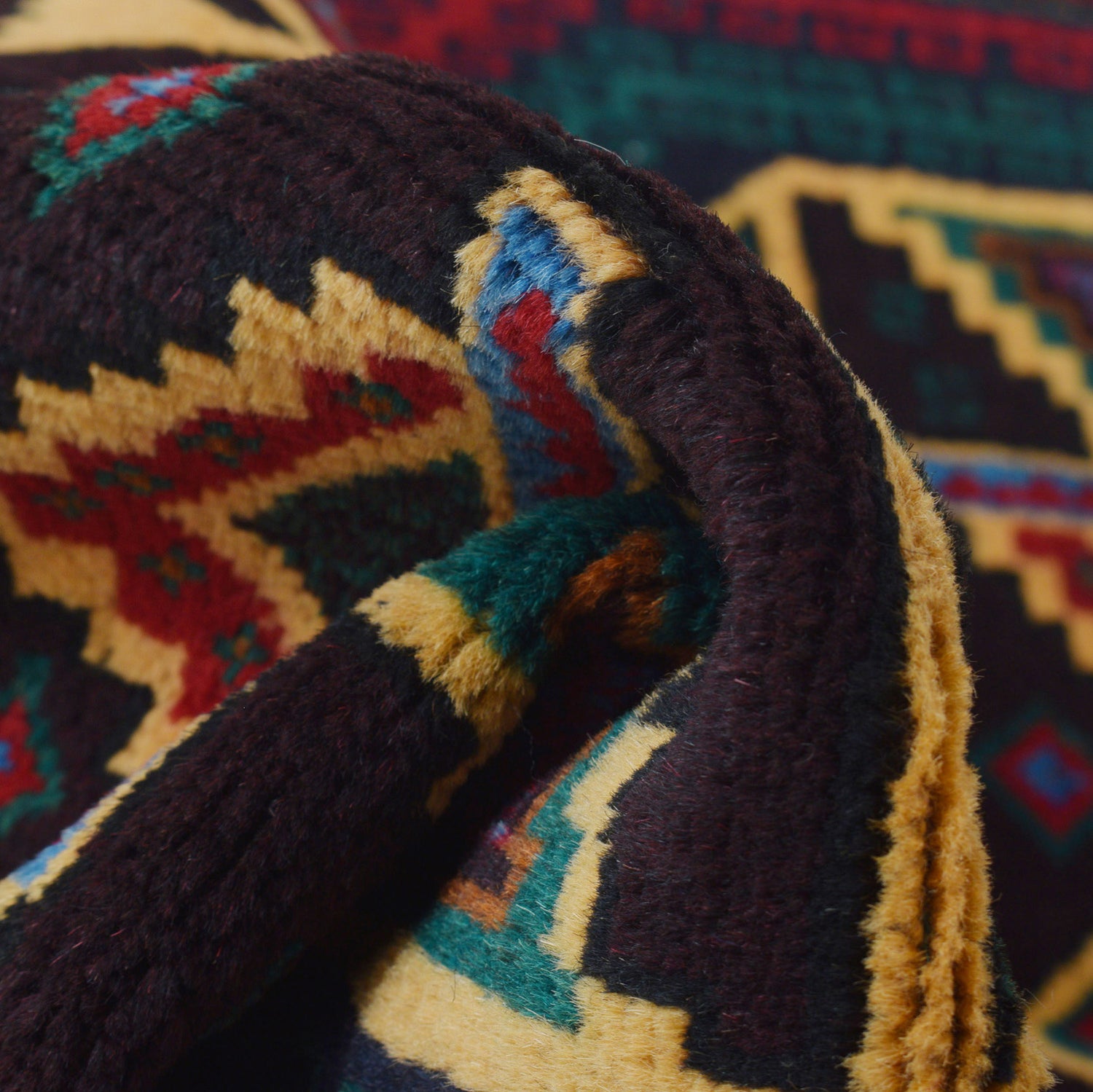 Hand Knotted Baluchi Rug 3' 5" x 4' 8" ft / 103 x 141 cm - No. G26634