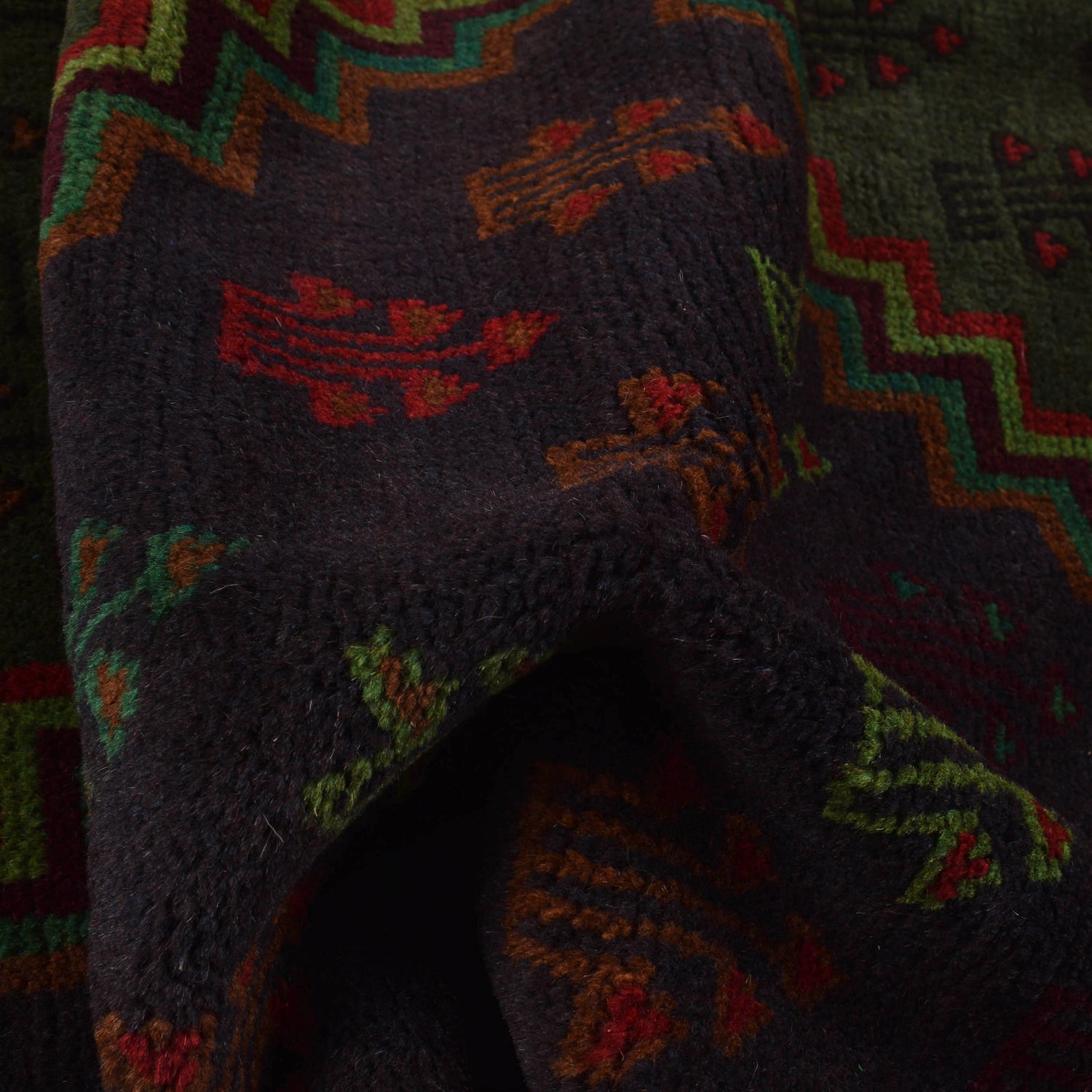 Tribal Baloch Rug 4' 5" x 5' 10" ft / 135 x 178 cm - No. G27490