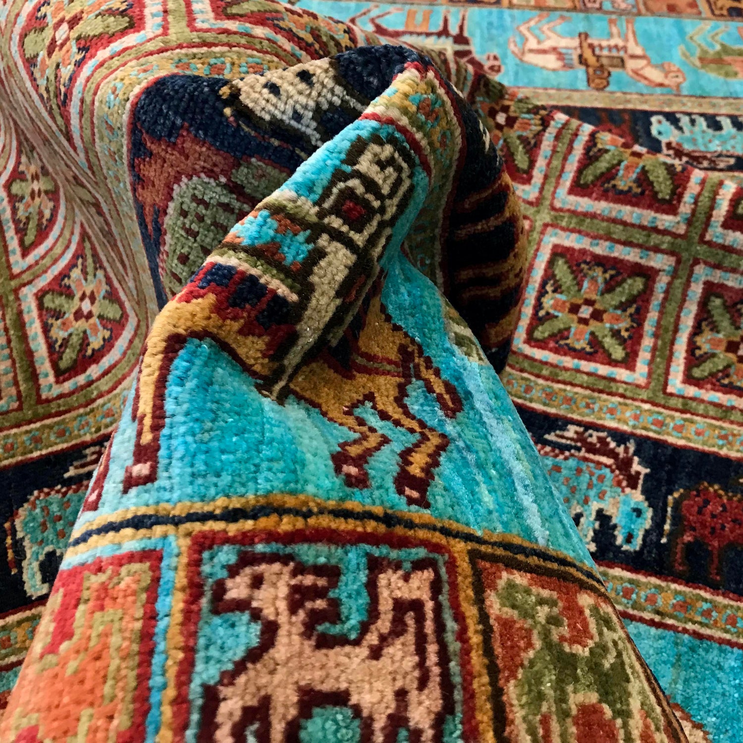 Luxury Shikargah Carpet 4' 0" x 6' 0" ft / 123 x 183 cm - No. G31159