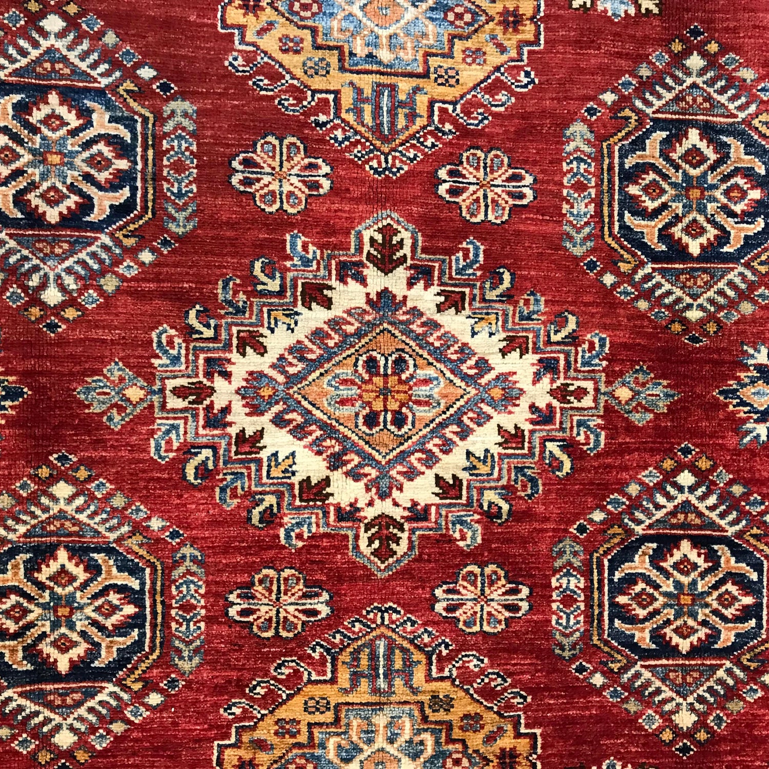 Fine Kazak Oriental Rug 5' 9" x 8' 0" ft / 176 x 243 cm - No. G31203