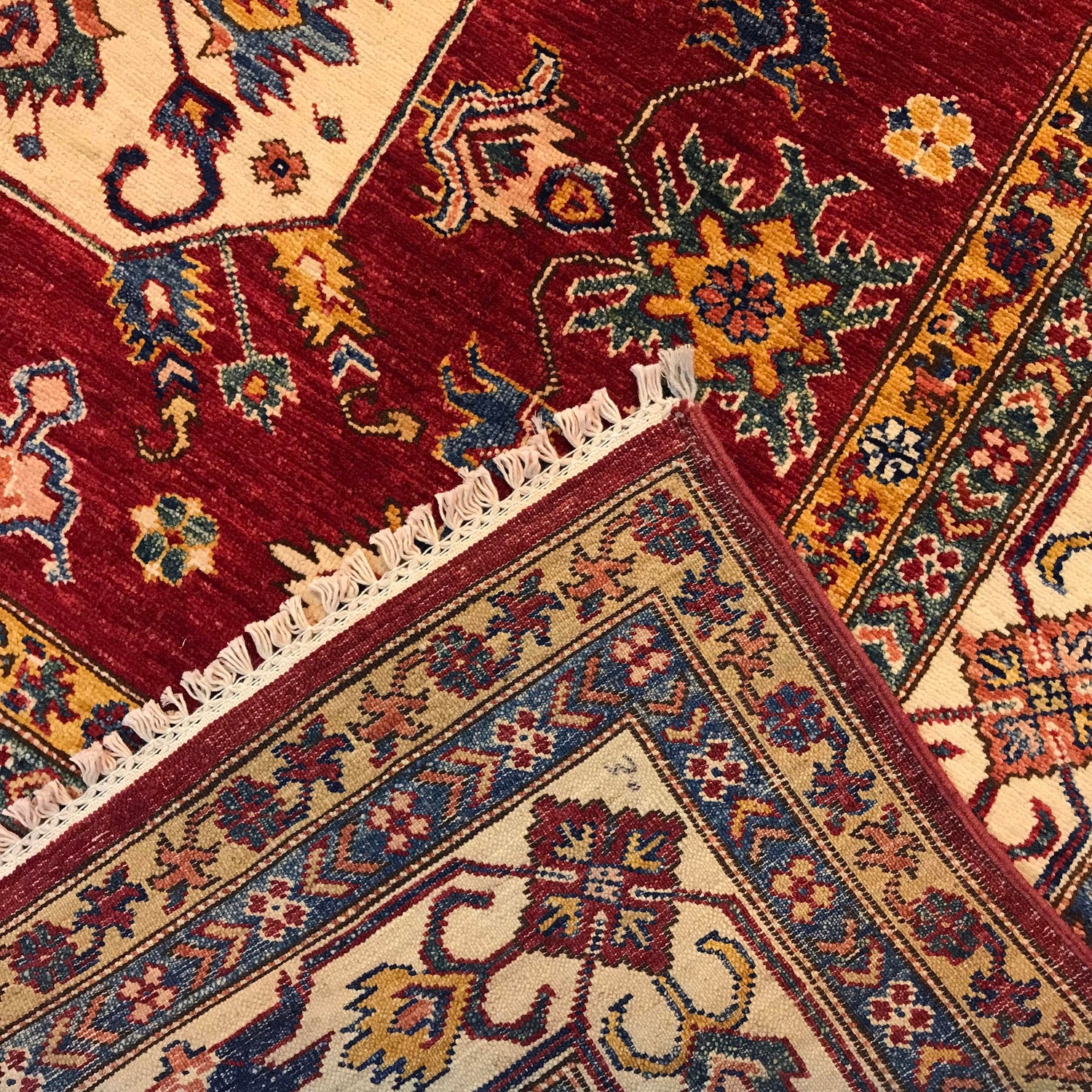 Supreme Kazak Carpet 5' 5" x 8' 6" ft / 165 x 259 cm - No. G31204