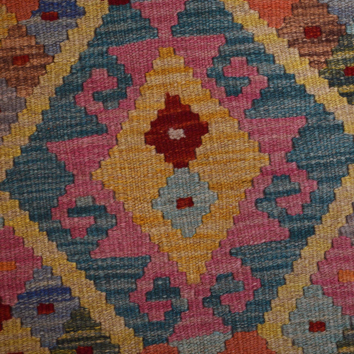 Short Kilim Runner 2' 2"x 6' 6" ft / 65 x 198 cm - No. G31344