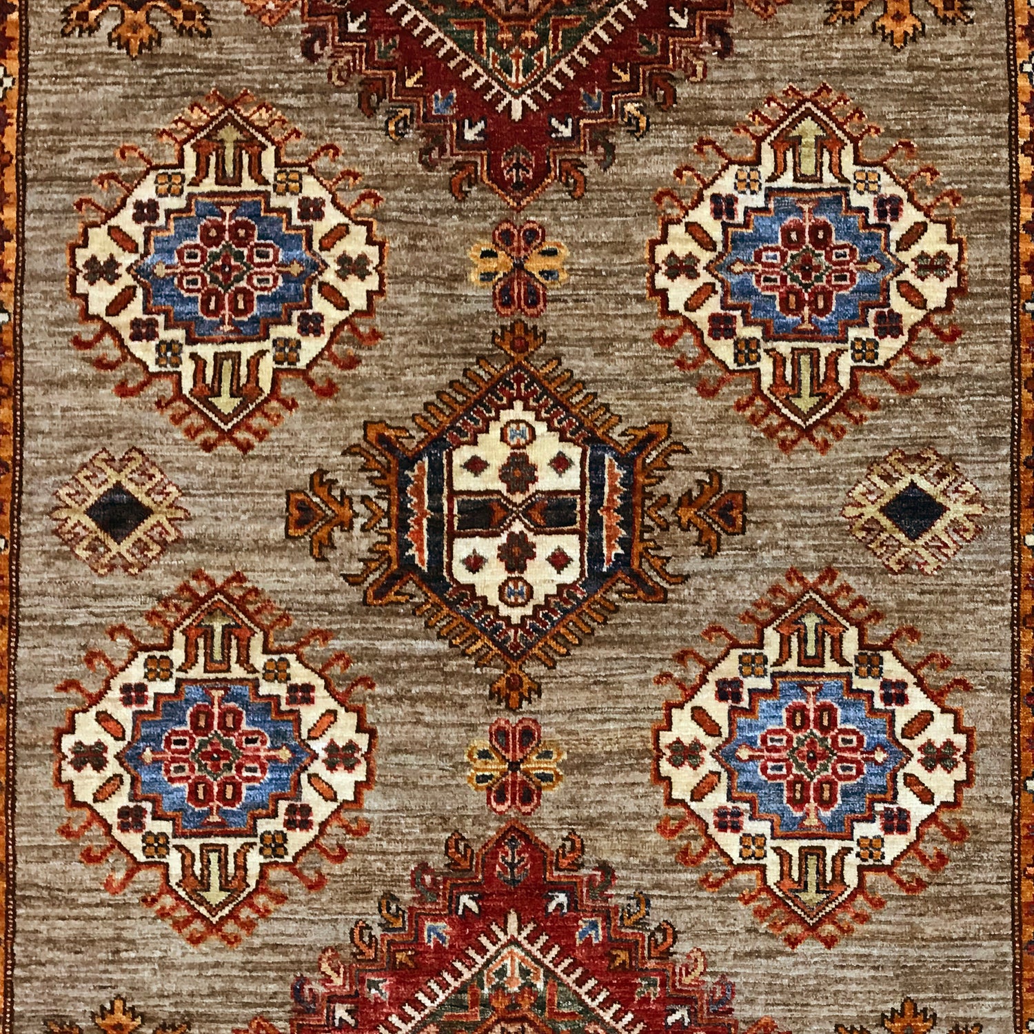 Luxury Fine Kazak Carpet 5' 9" x 7' 5" ft / 176 x 225 cm - No. G31690