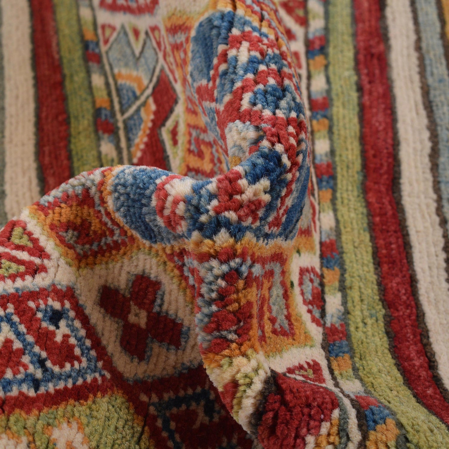 Hand Knotted Khurjeen Oriental Rug 3' 11" x 5' 9" ft / 120 x 176 cm - No. G31774