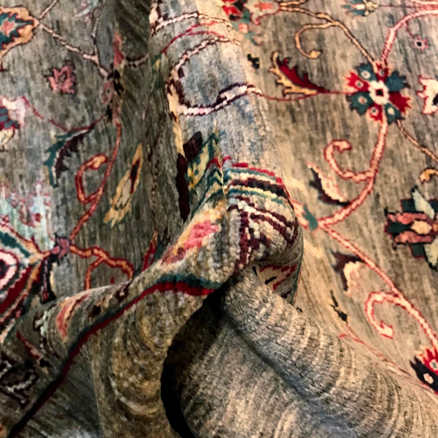 Luxury Sultani Rug 5' 5" x 7' 7" ft / 166 x 232 cm - No. G34140