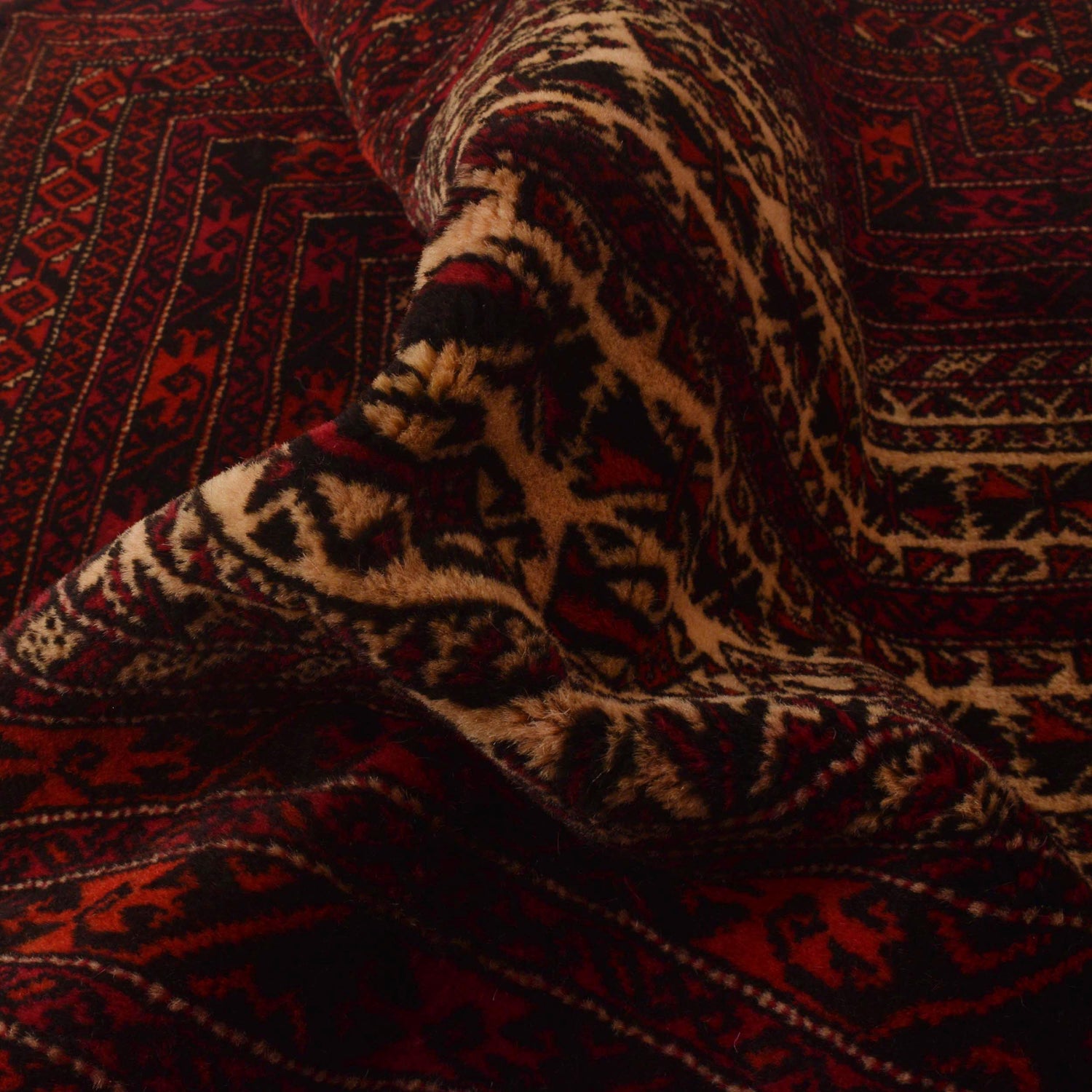 Fine Quality Prayer Rug 3' 5" x 4' 8" ft / 105 x 141 cm -No. G35428