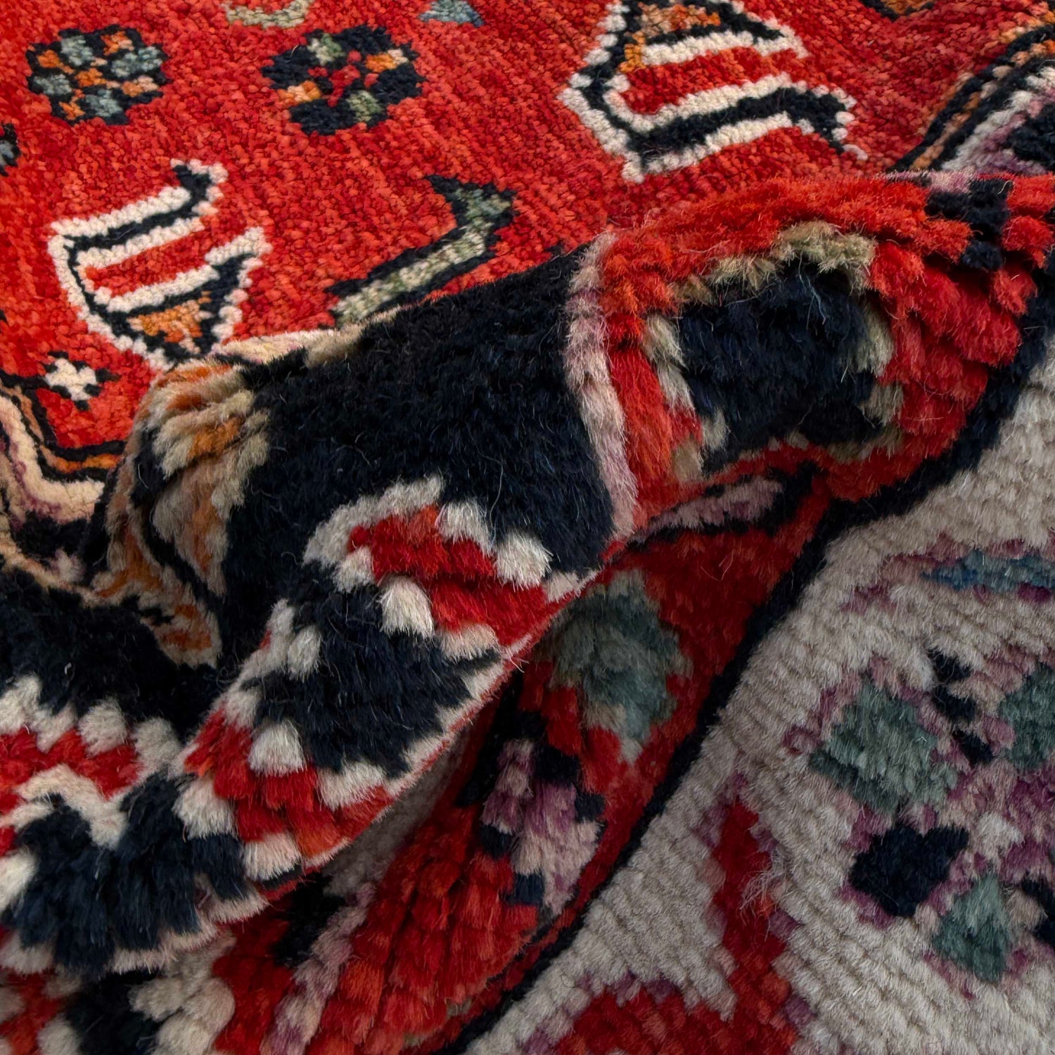 Shirazi Hand Knotted Carpet 6' 7" x 9' 7" ft / 201 x 292 cm - No. G37288
