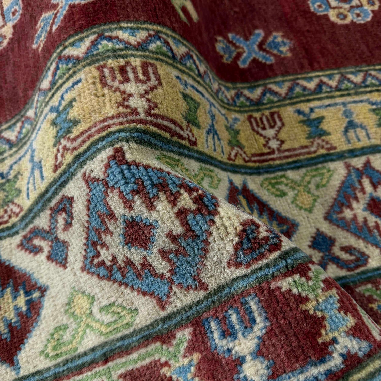 Hand knotted Kazak Carpet 6' 8" x 9' 11" ft / 203 x 302 cm - No. G37577