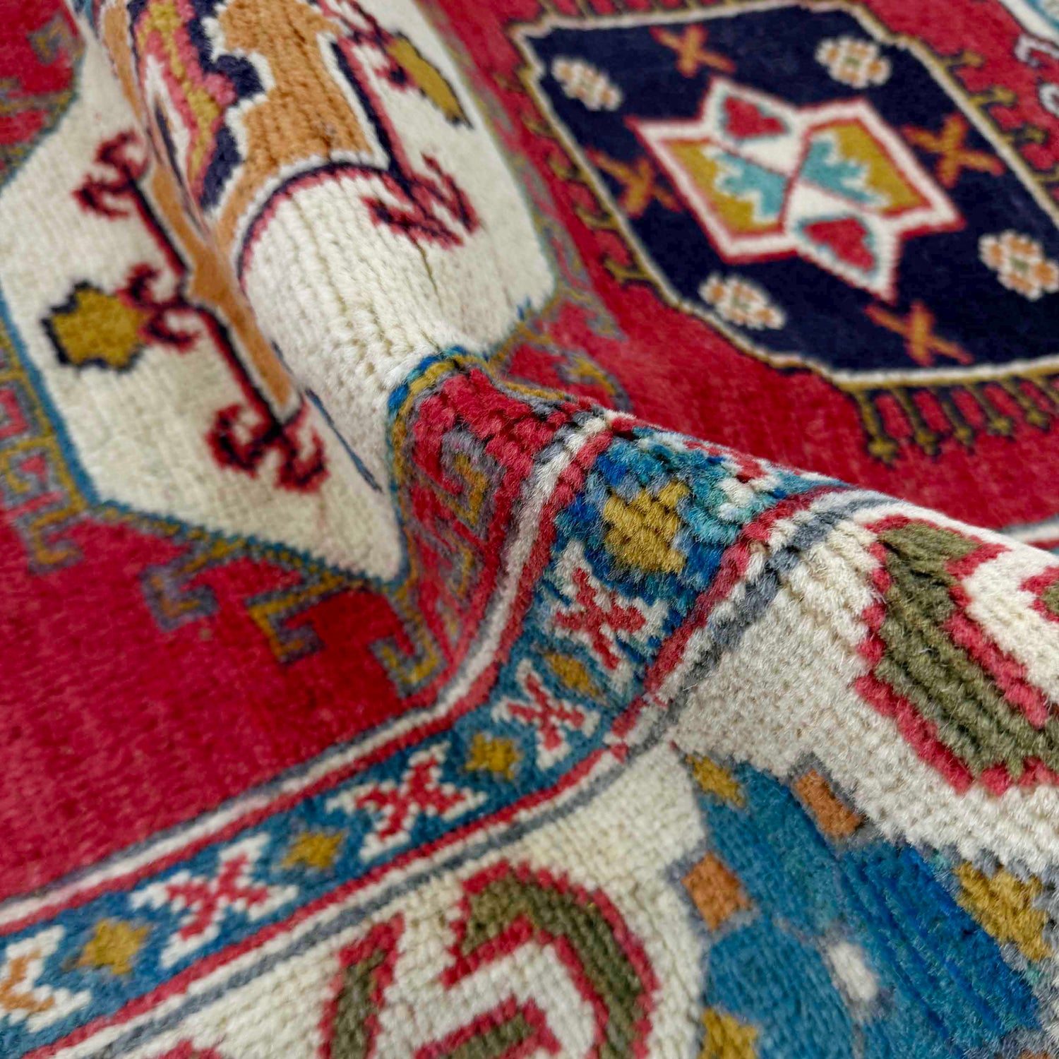 Hand knotted Kazak Carpet 5' 0" x 6' 6" ft / 152 x 199 cm - No. G37580