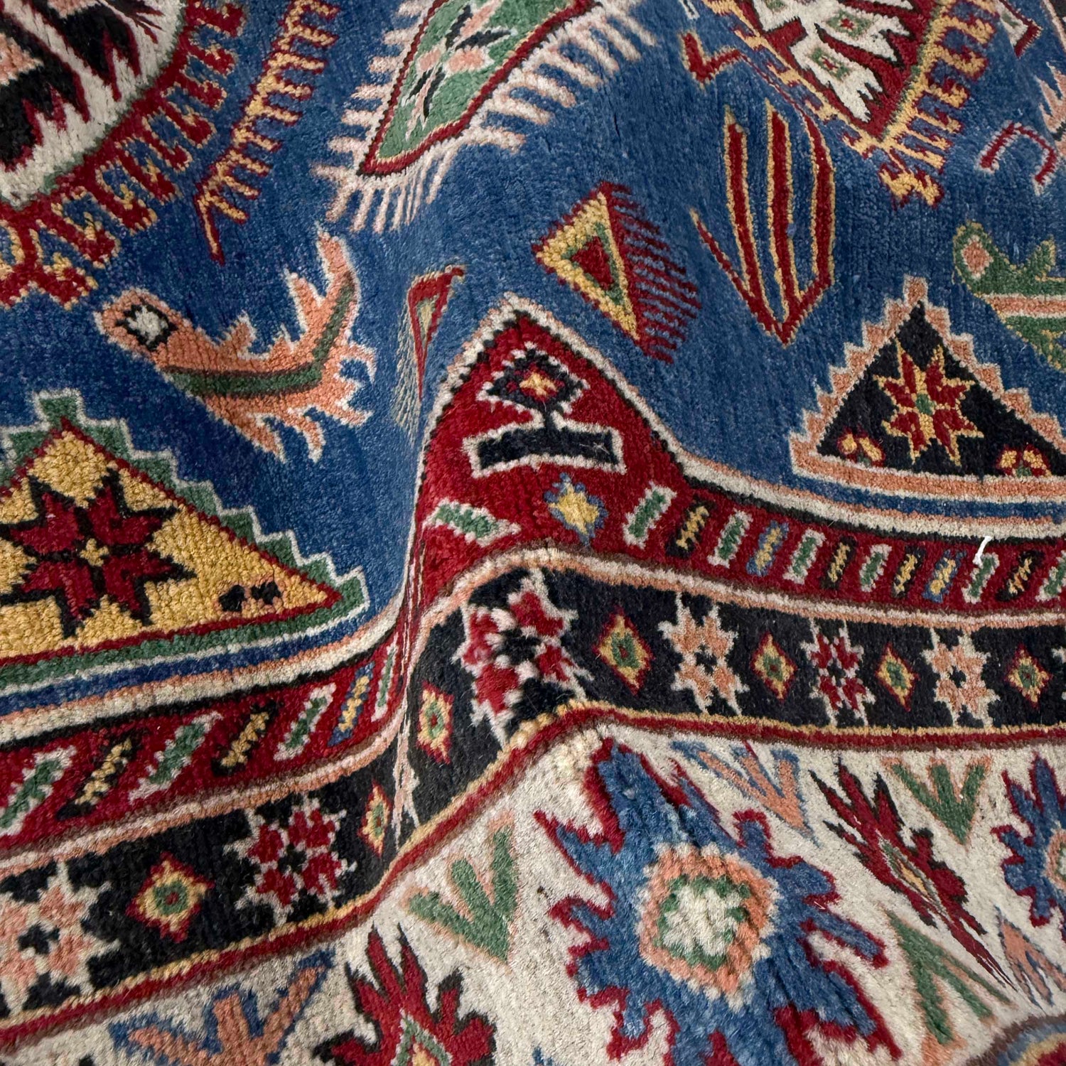 Hand knotted Kazak Carpet 4' 10" x 7' 3" ft / 147 x 220 cm - No. G37597